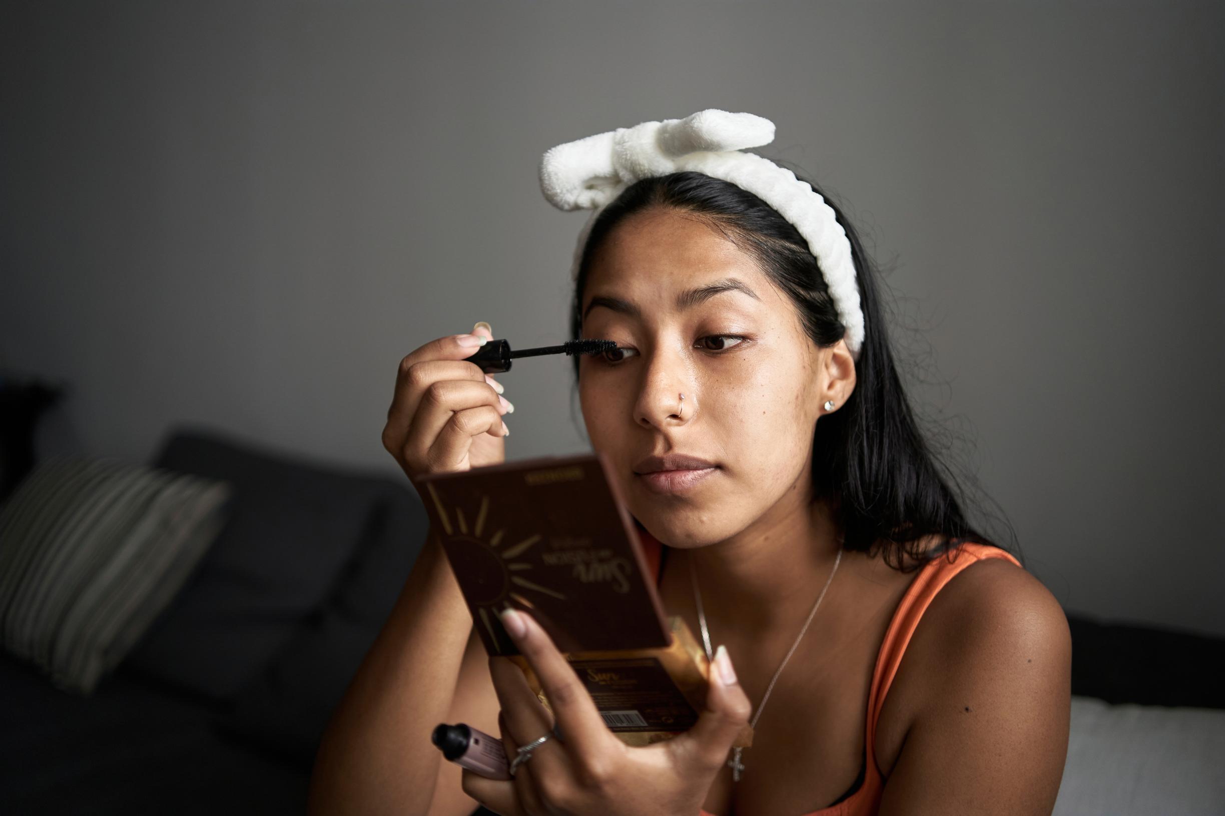 Kauneus ja Terveys testasi edulliset ripsivärit – yksi sai täydet 5/5: ”Tuuheuttaa selvästi eikä paakkuunnu”