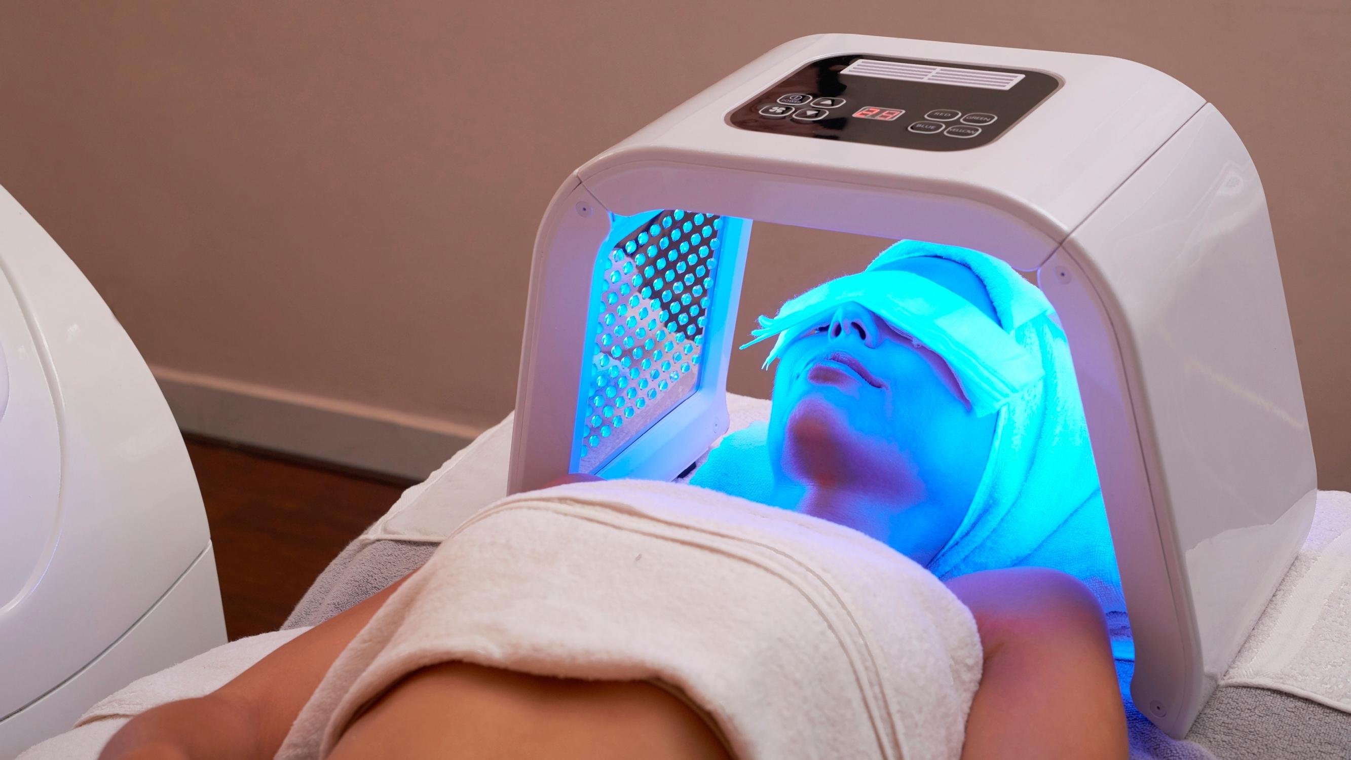 Paras aika tälle kauneushoidolle on juuri nyt – se korjaa ja uudistaa eikä vaadi toipumisaikaa