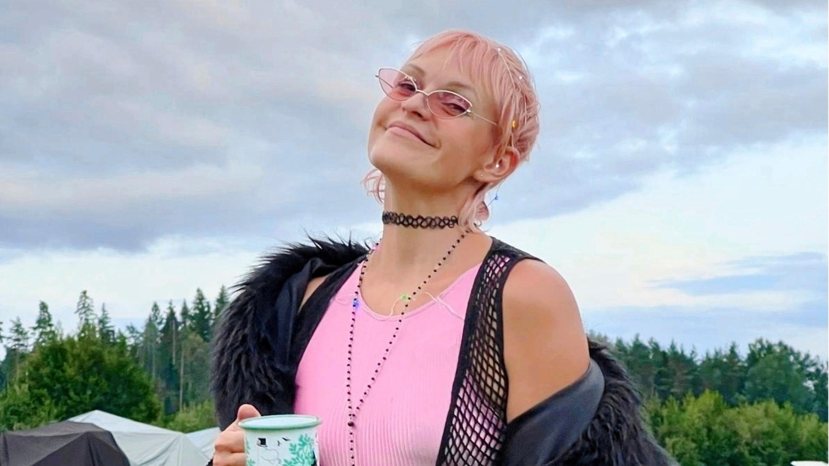 Jenni Janakka valmistautui Selviytyjiin lihottamalla itseään – vähissä vaatteissa esiintyminen pakotti hänet miettimään kehosuhdettaan