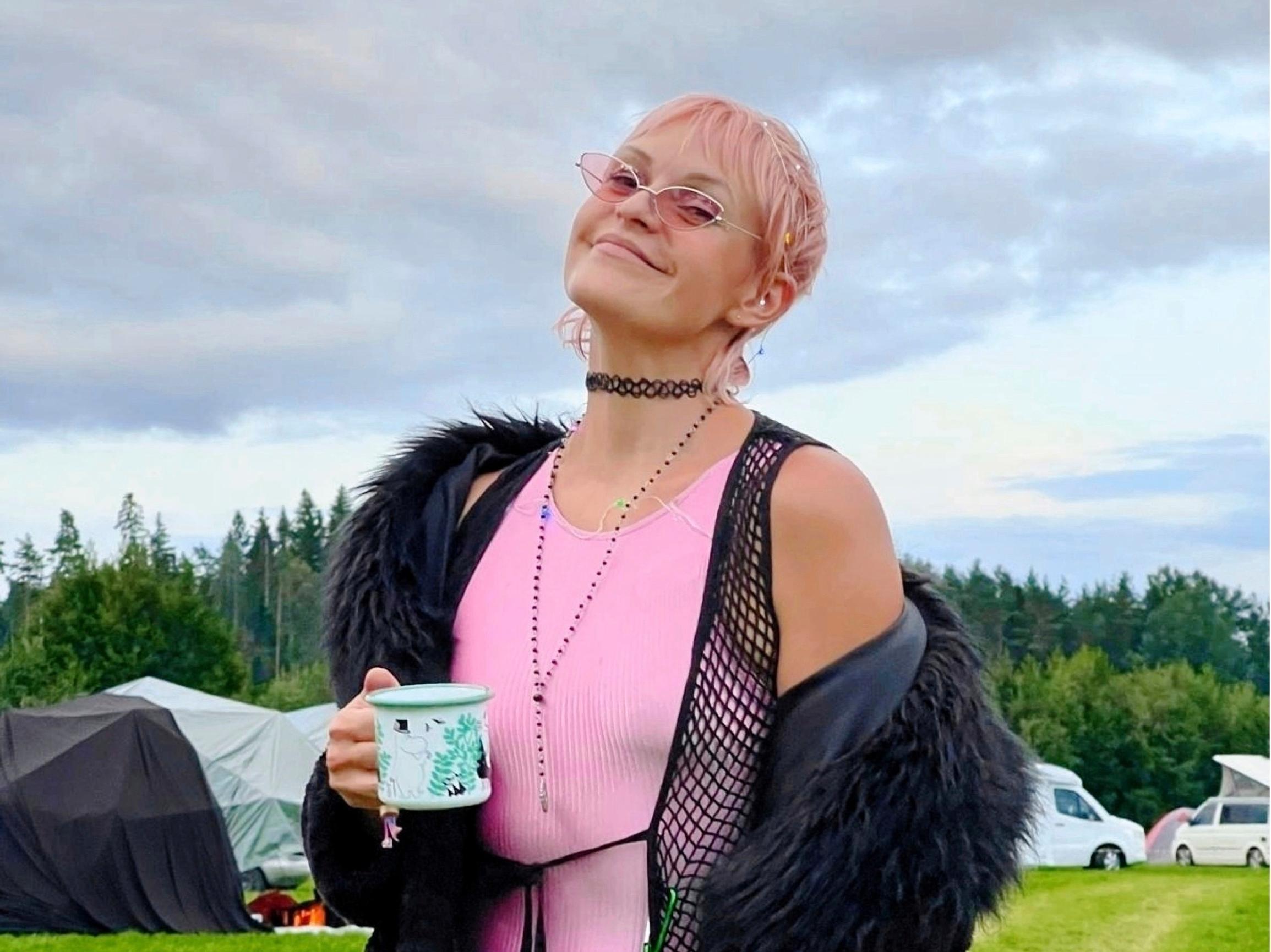 Jenni Janakka valmistautui Selviytyjiin lihottamalla itseään – vähissä vaatteissa esiintyminen pakotti hänet miettimään kehosuhdettaan