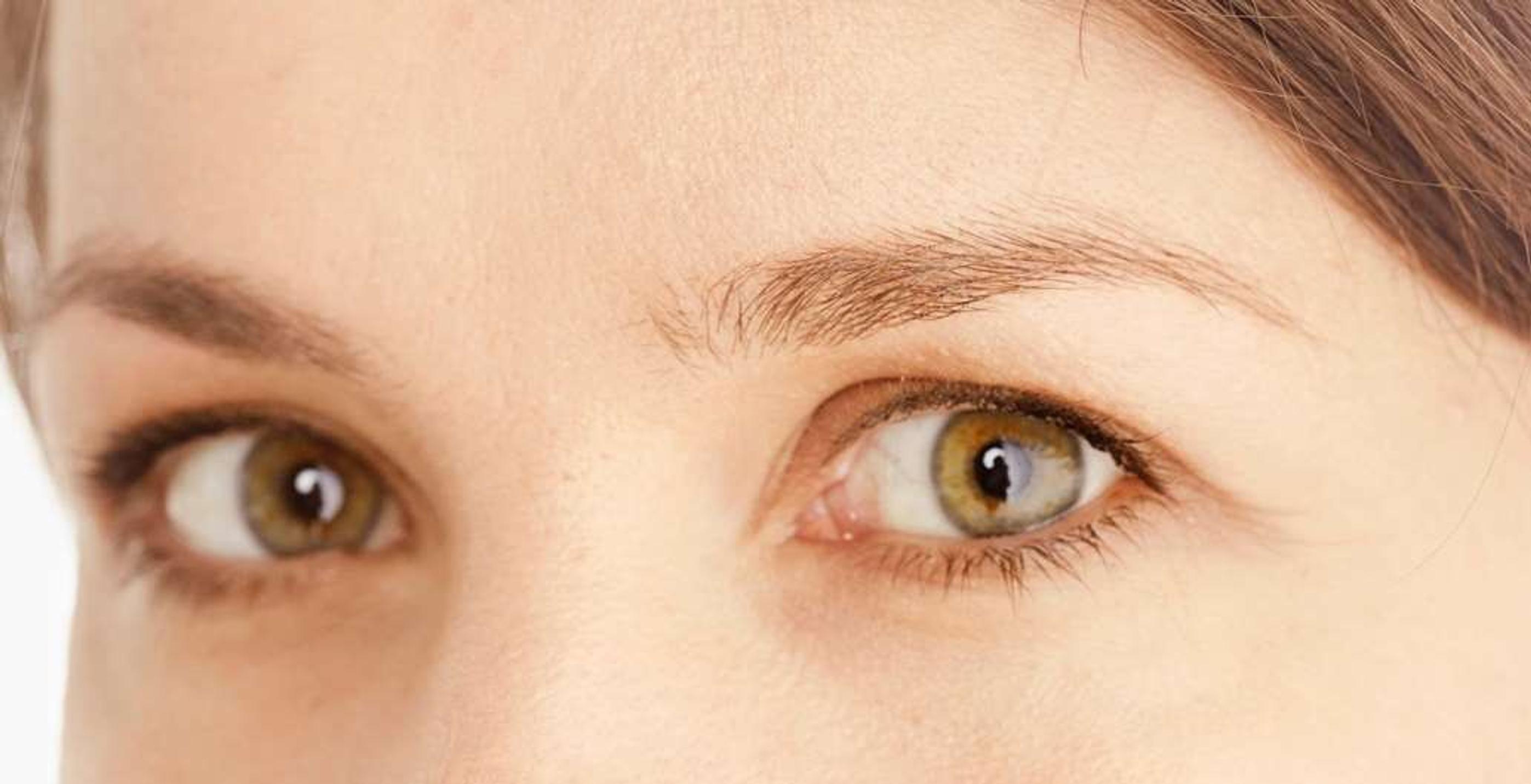 Muotoile kulmakarvat oikeaoppisesti