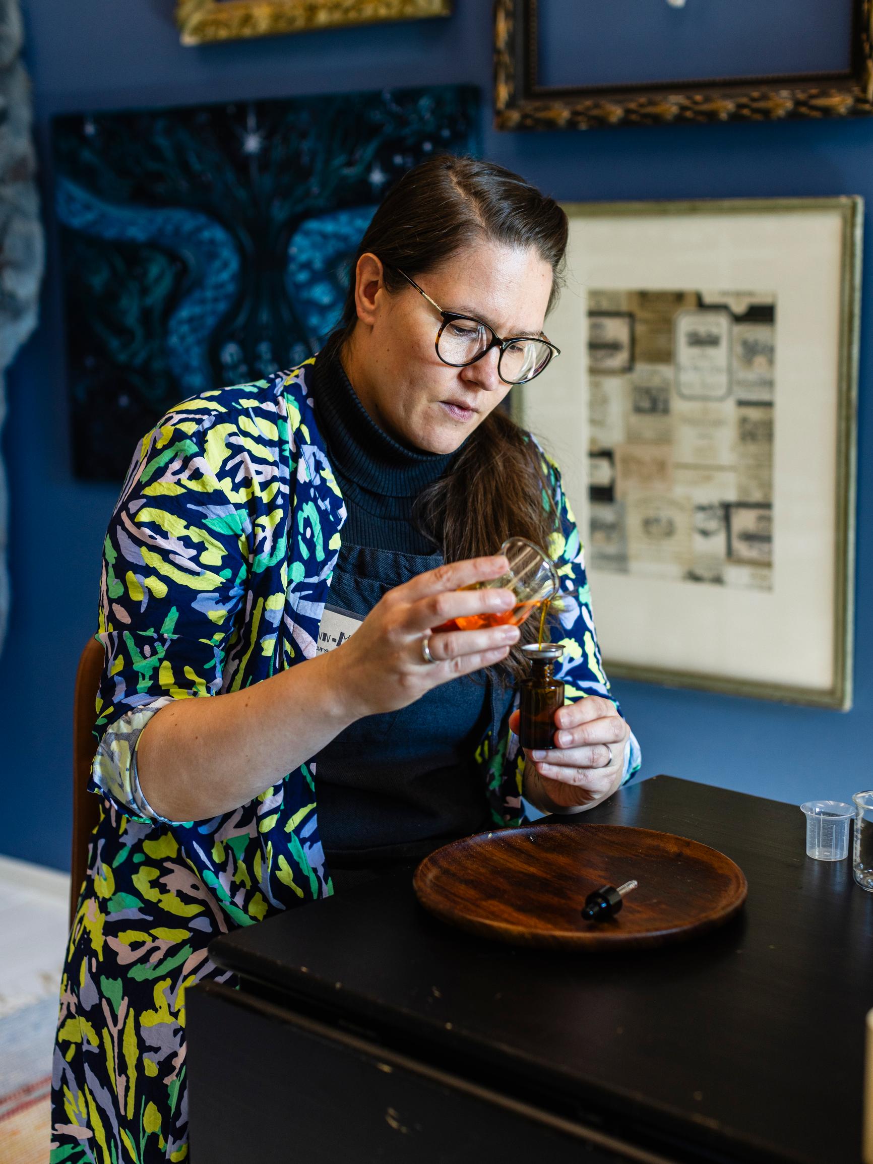 Haluaisitko valmistaa kosmetiikkaa itse? Näin syntyy helppo kasvoöljy