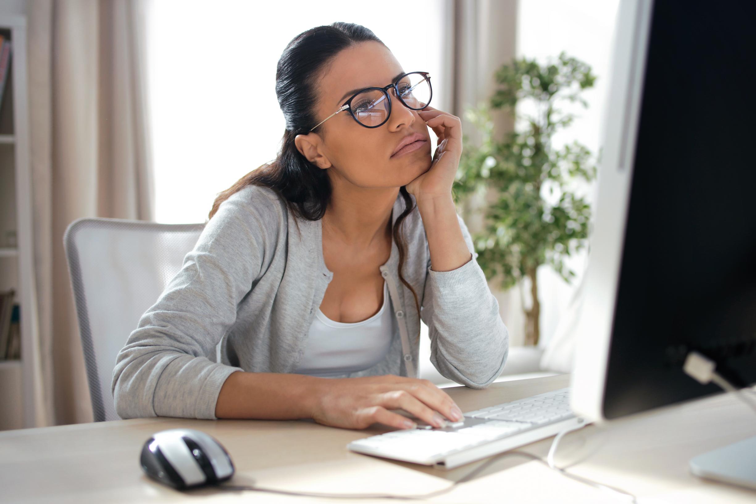 Suomalaiset pelkäävät vaihtaa työpaikkaa – nyt asiantuntijat kertovat 7 keinoa, miten urajumista pääsee eroon