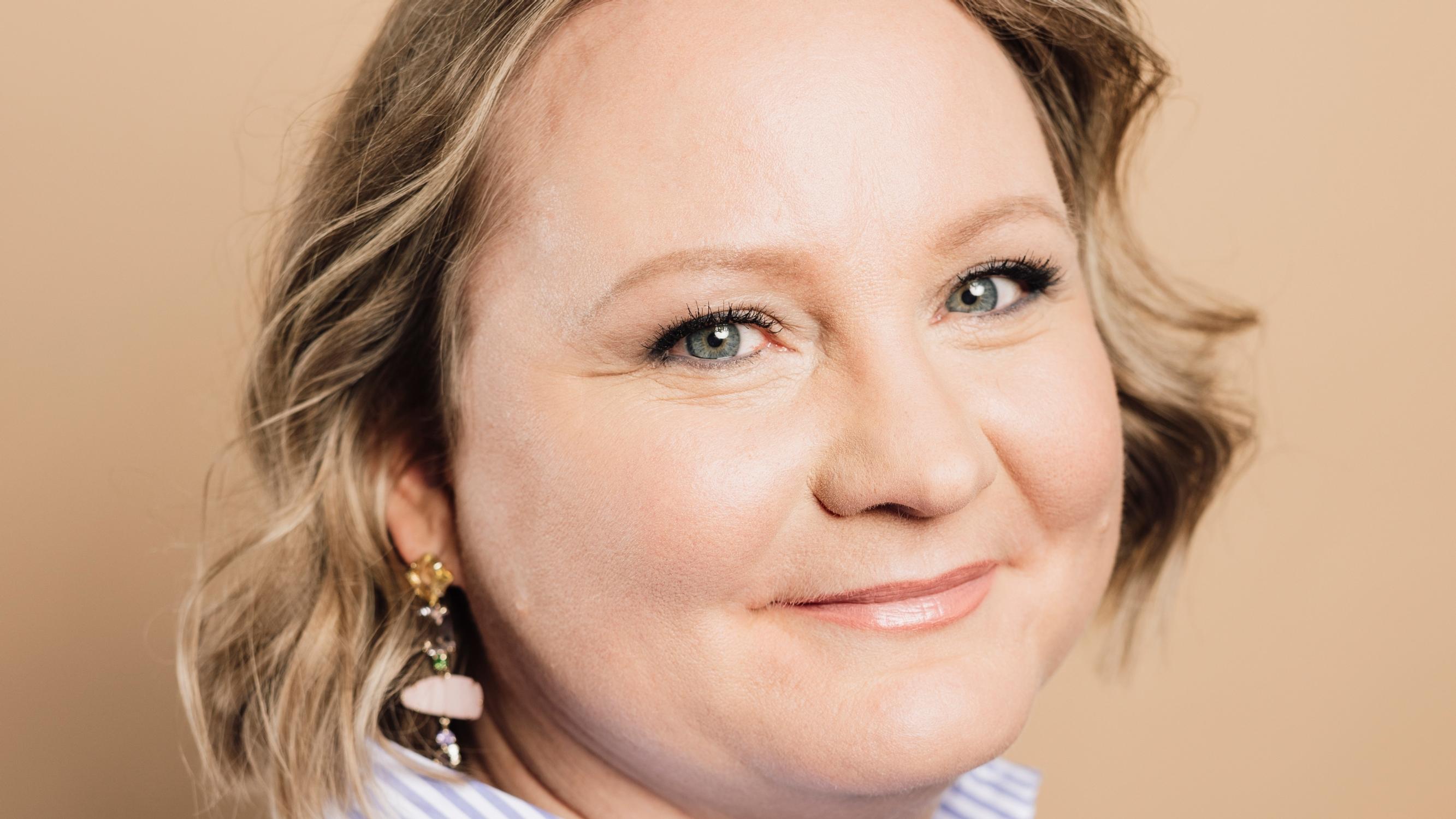 Mervin helppo hiusmuutos vähensi hiusten rasvoittumista – ”Minua ei kuulemma ollut tunnistaa”