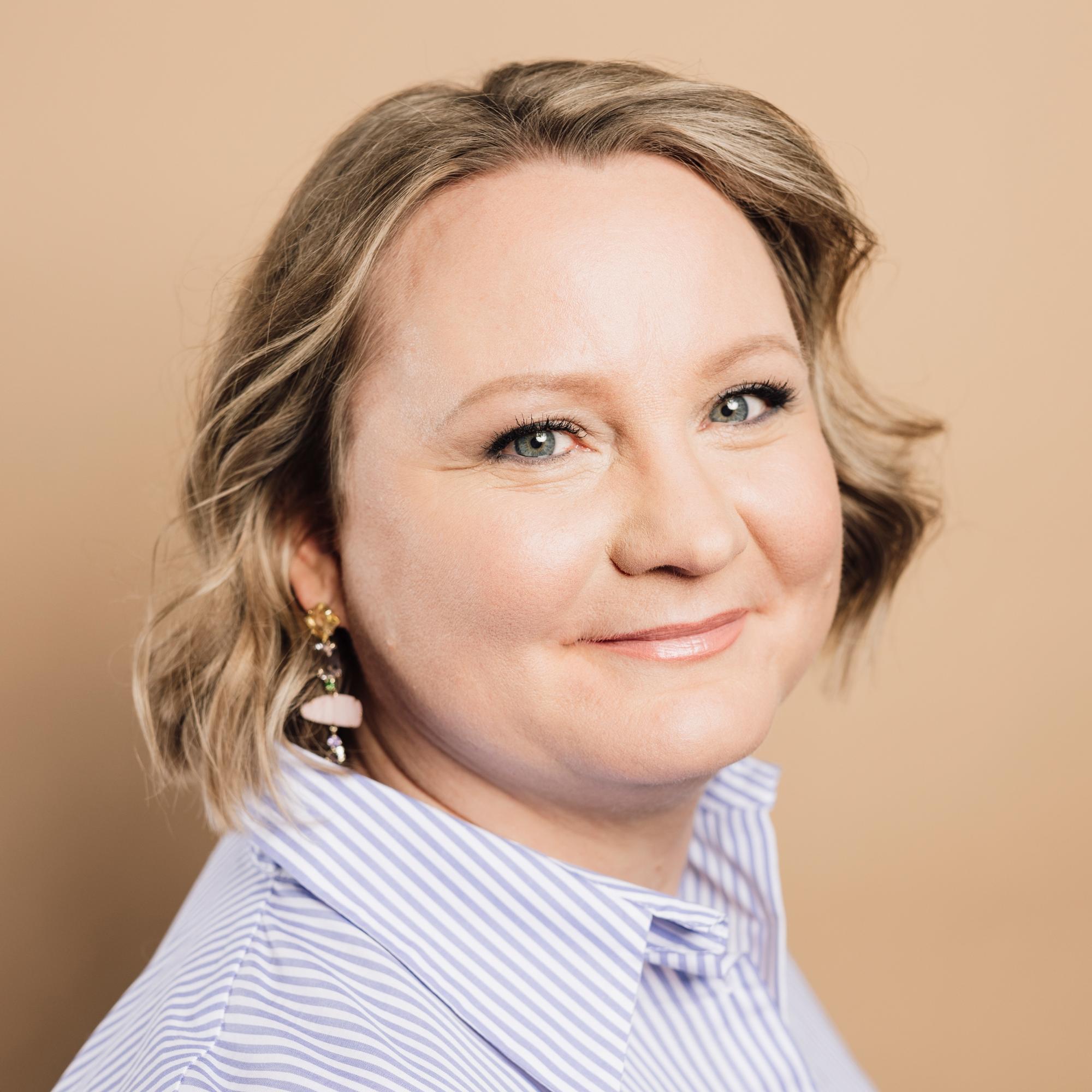 Mervin helppo hiusmuutos vähensi hiusten rasvoittumista – ”Minua ei kuulemma ollut tunnistaa”