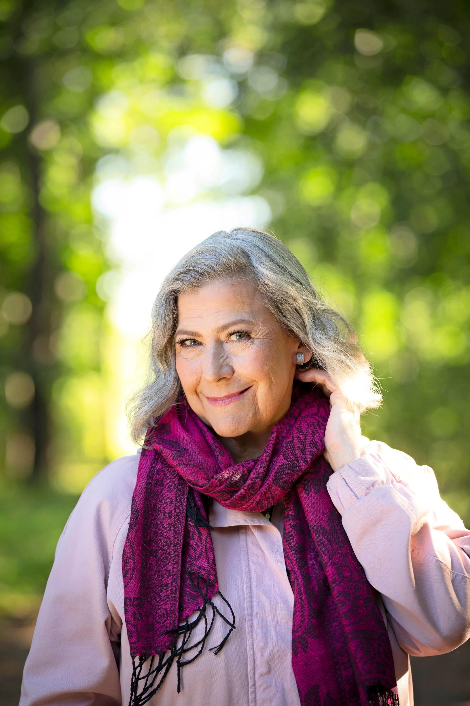 Hilkka Ahde: ”En harmittele vanhenemista, sillä sisälläni asuu yhä nuori tyttö”