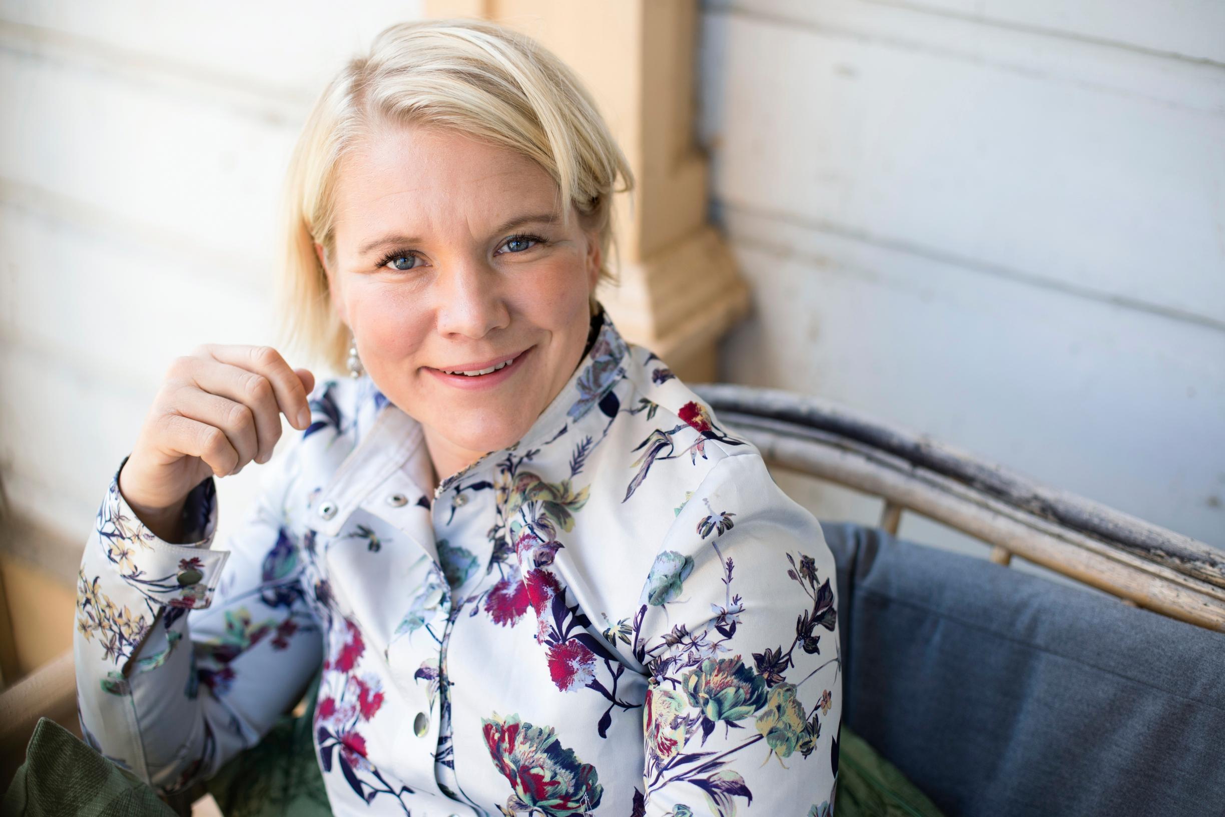 Kukaan ei kyseenalaistanut poikien joukkueessa pelaavaa tyttöä – Urheilujohtaja Emma Terho: ”En ole koskaan miettinyt, voinko mennä jonnekin sukupuoleni takia”