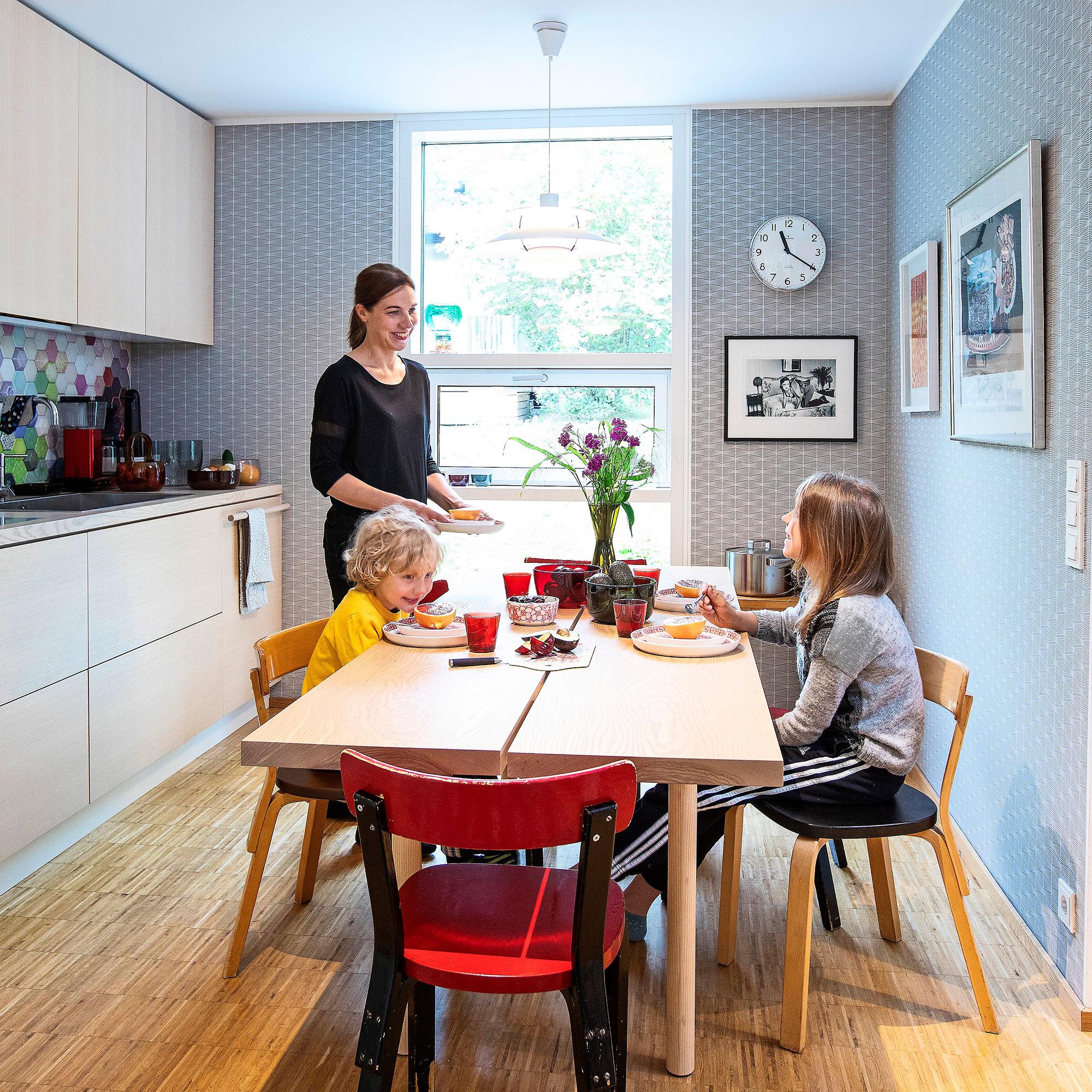 Keramiikkataiteilija Heini Riitahuhta: "Ateljeekoti on elämistä varten”