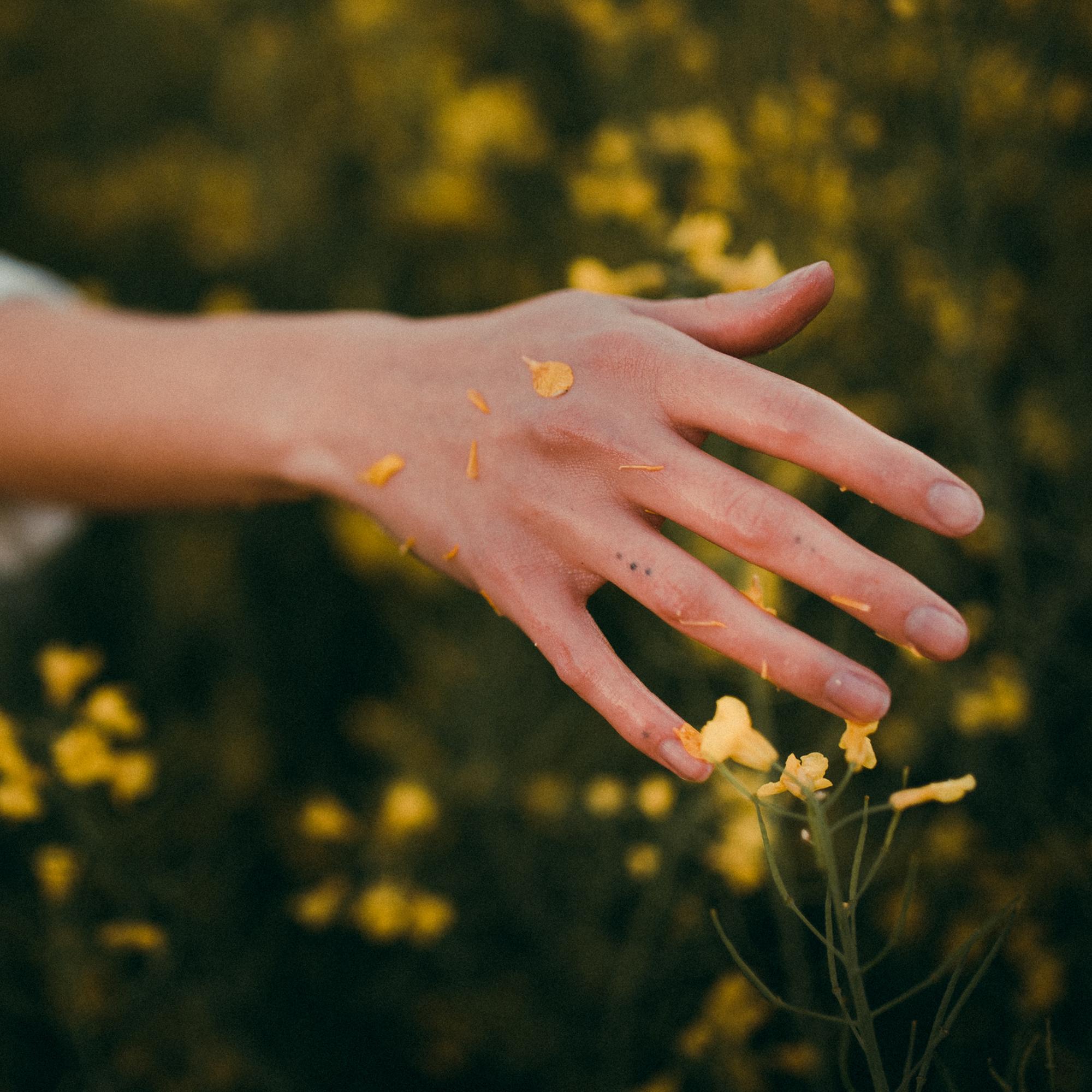 Sannan elämä alkoi vasta, kun hänet otettiin teininä huostaan: ”Jos äiti ilmestyisi ovelleni, soittaisin poliisit”