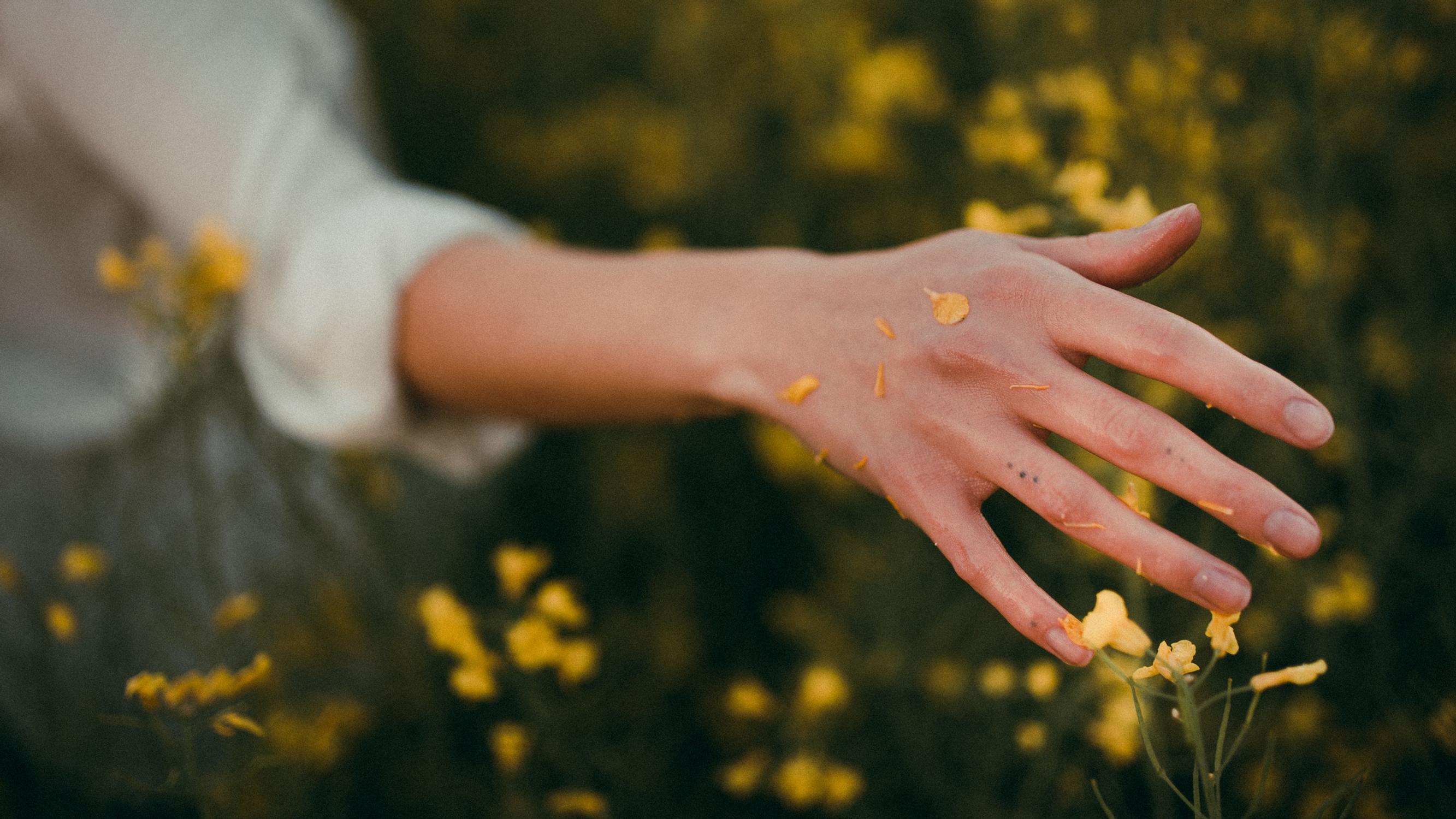 Sannan elämä alkoi vasta, kun hänet otettiin teininä huostaan: ”Jos äiti ilmestyisi ovelleni, soittaisin poliisit”