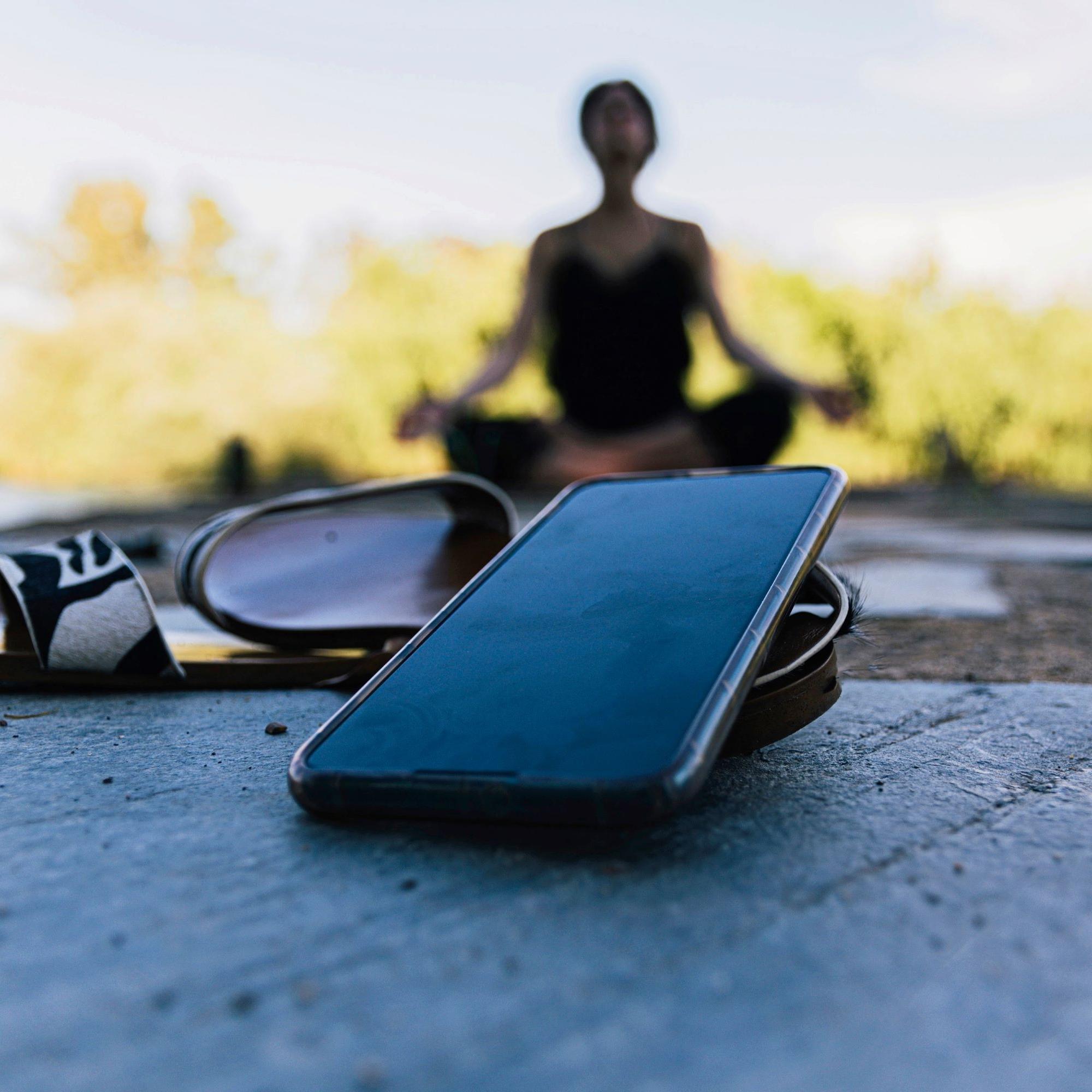 Oletko riippuvainen somesta? Oletko kännykän vanki? Digipaastolla pääset eroon somekoukusta