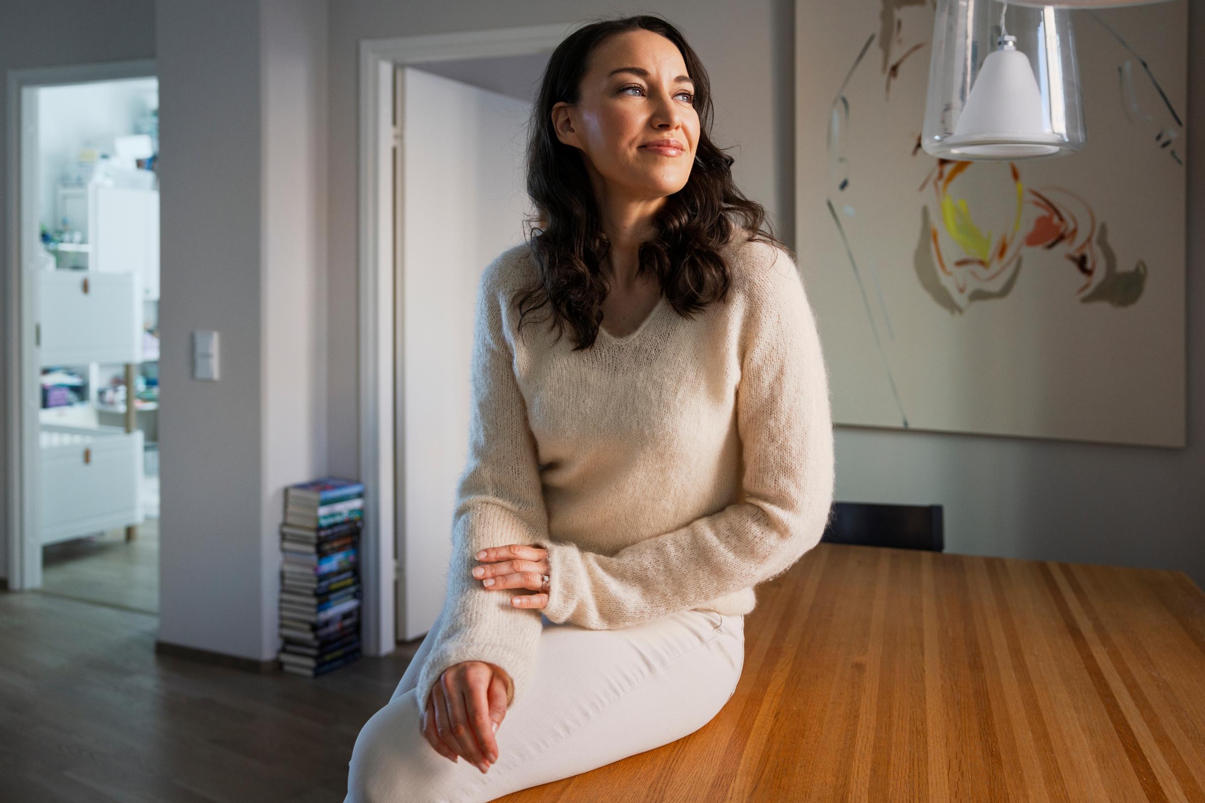 Jasmin Hamid on elänyt sandwich-vaiheeksi kutsutun ajan eli sen, kun hoidetaan yhtä aikaa omia vanhempia ja lapsia.