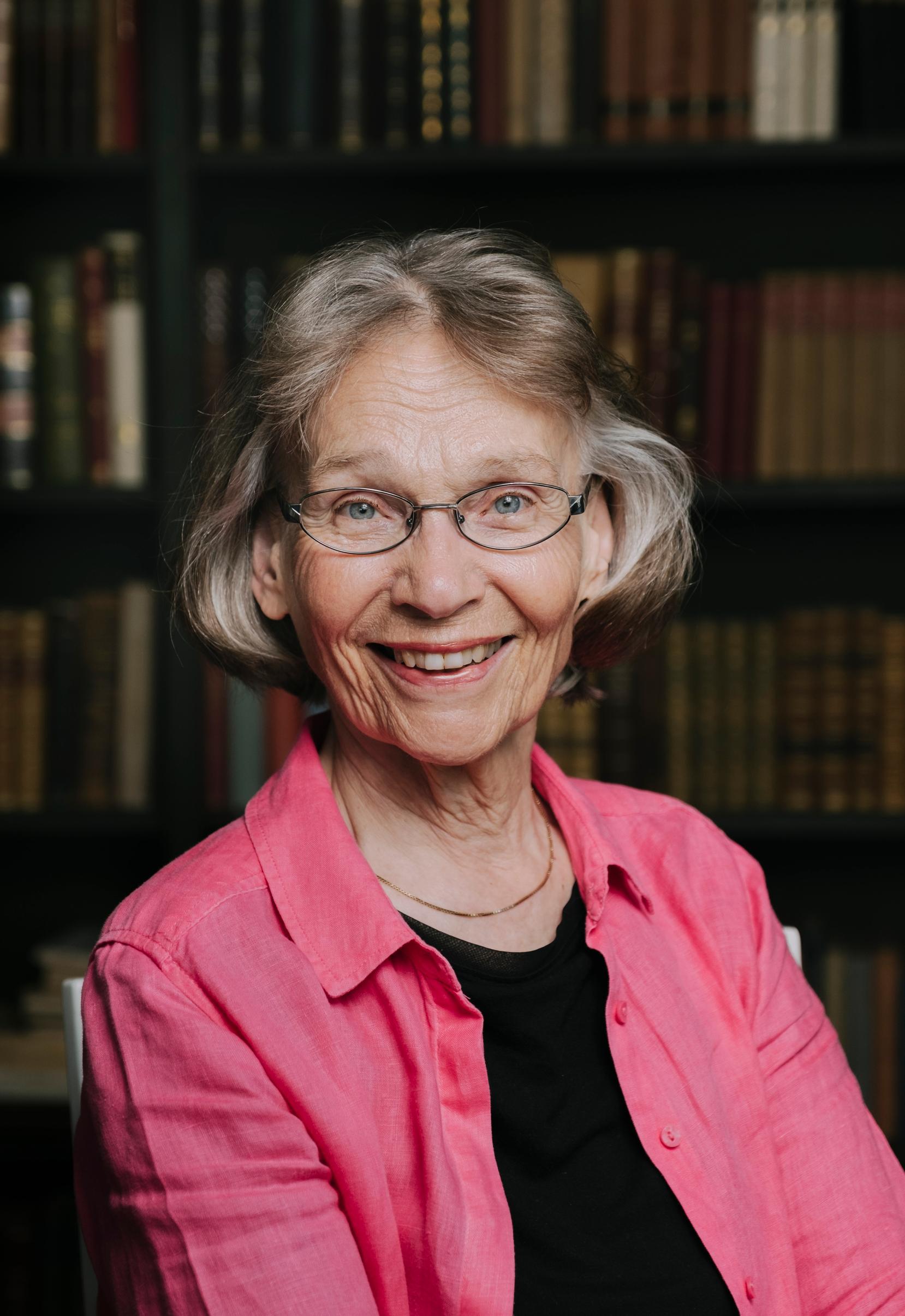 Kirjailija Ulla-Lena Lundberg, 75, löytää yhä tarinoita suvustaan: ”On kirjoitettava kiireellä, kun vielä muistan”