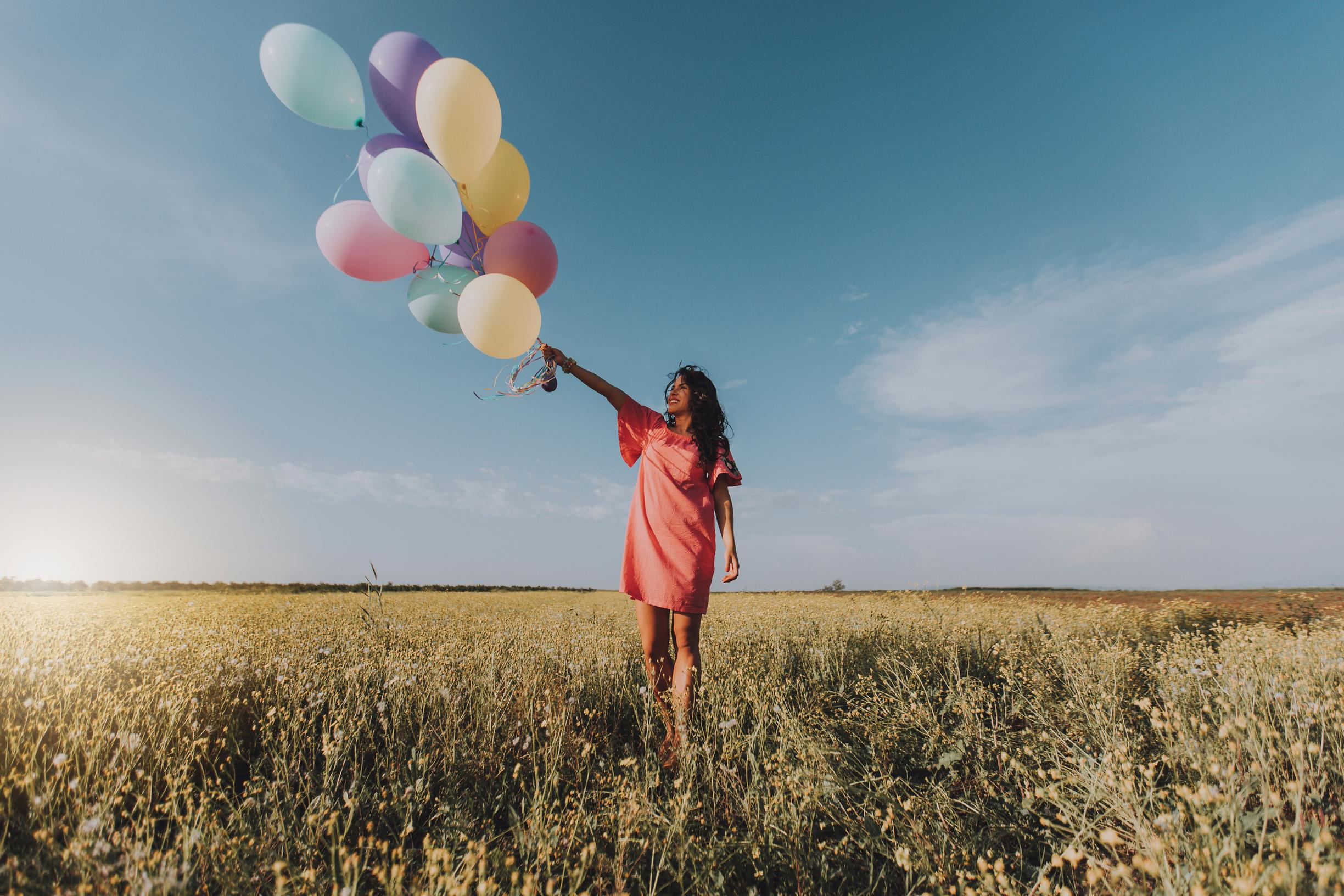 Miksi minulle käy aina näin? Älä hylkää itseäsi ja muut radikaalin hyväksymisen keinot, joilla vältät katkeroitumisen
