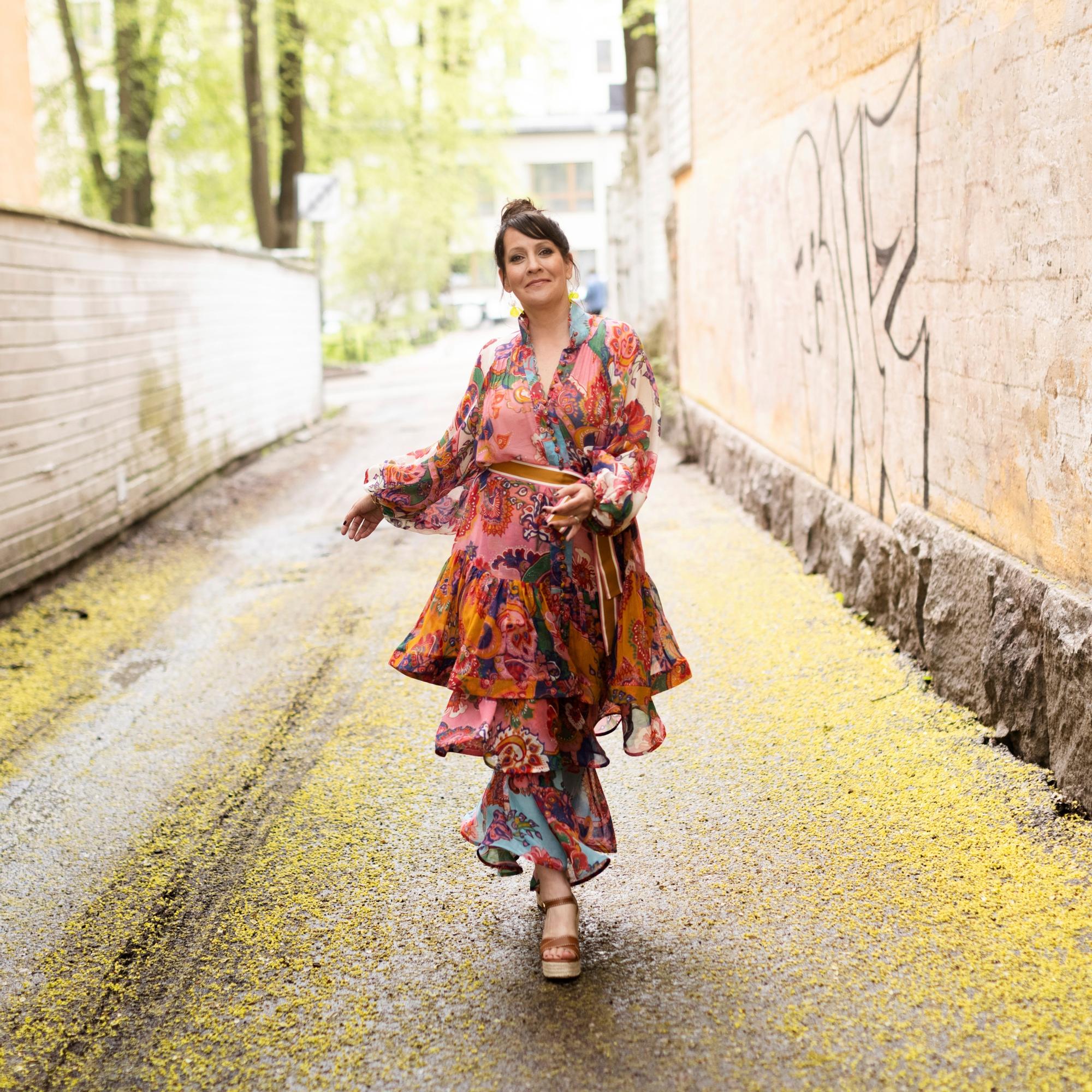 Vuokko Hovatta ei päässyt kavereidensa bileisiin, ja sitten kutsut vähenivät: ”Olen solminut ystävyyssuhteita aikuisena”