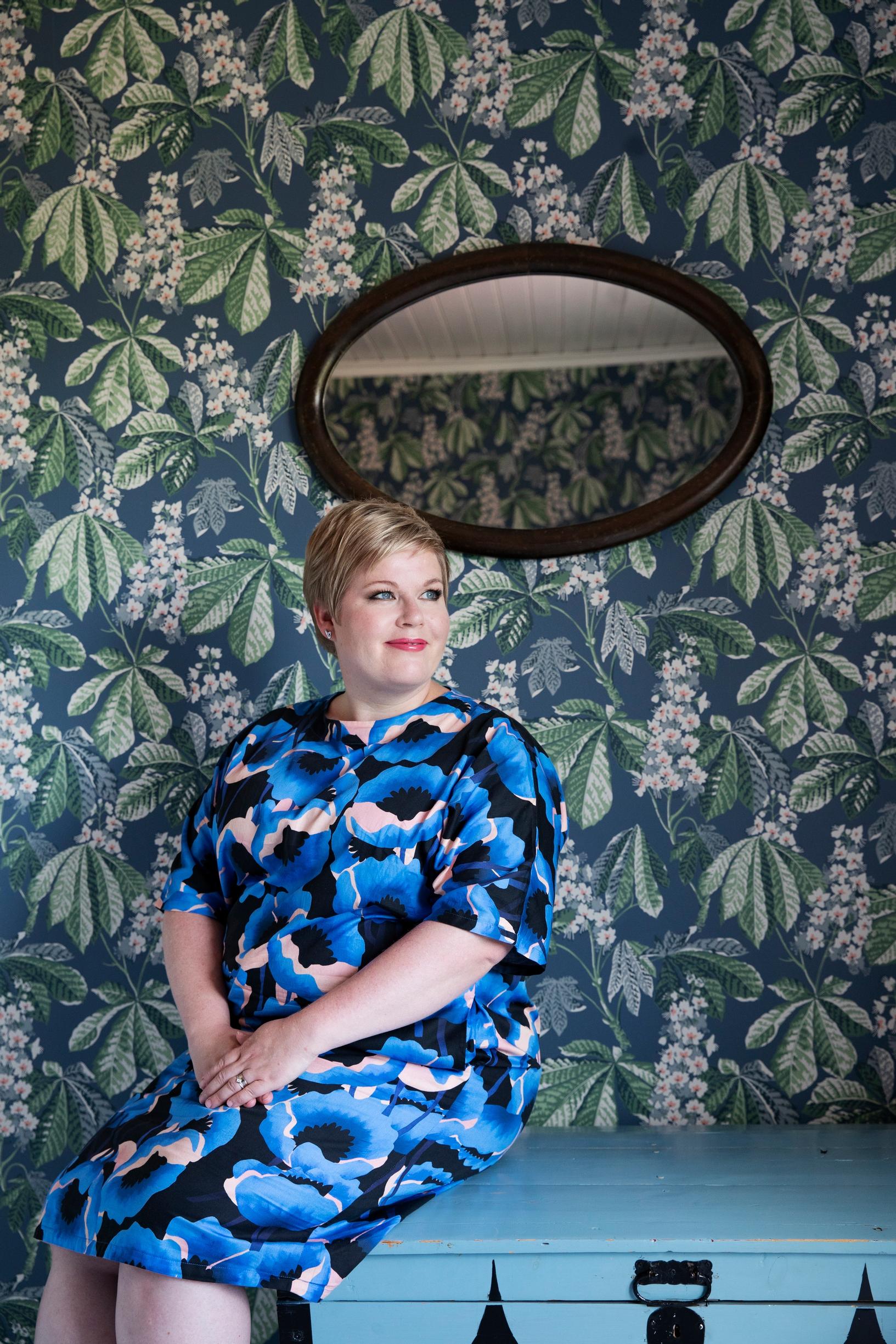 ”On ollut huojentavaa huomata, etteivät pojat laske päiviä, jolloin olen poissa kotoa, vaan muistavat ne hetket, jotka olemme yhdessä”, Annika Saarikko