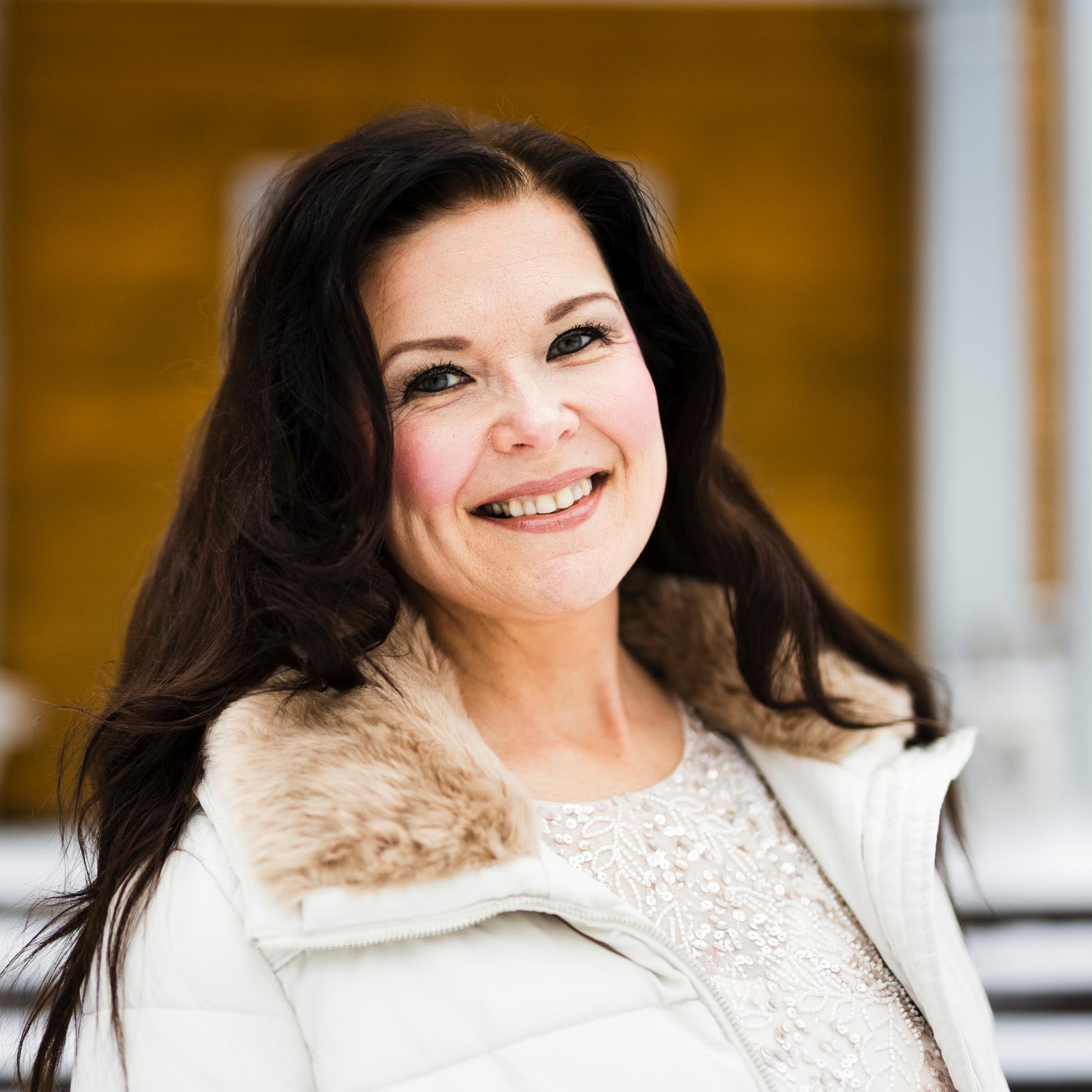 Eron jälkeen tangokuningatar Mira Kunnasluoto ei pystynyt maksamaan 1000 markan Elloksen laskua – menetti luottotietonsa