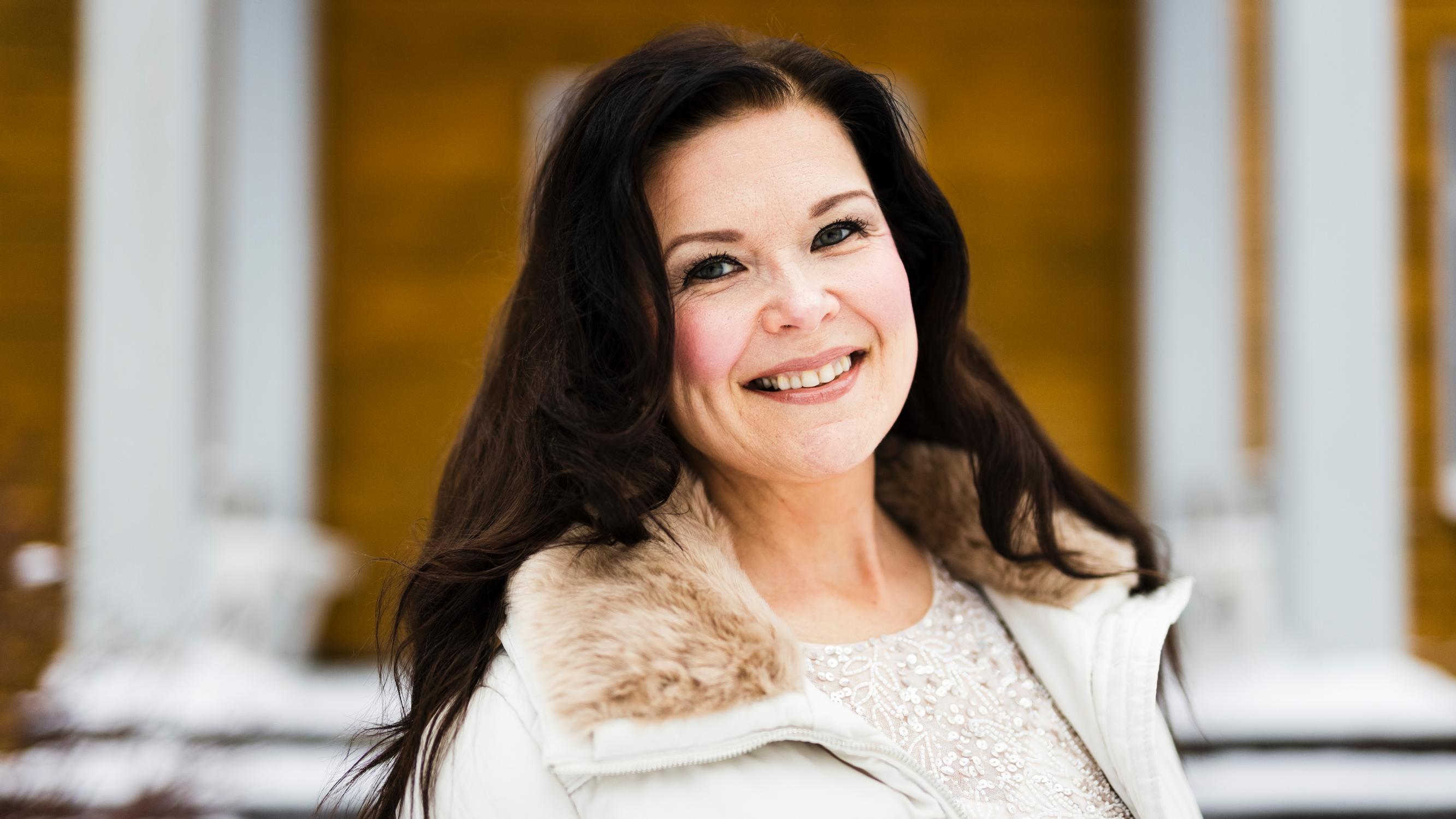 Eron jälkeen tangokuningatar Mira Kunnasluoto ei pystynyt maksamaan 1000 markan Elloksen laskua – menetti luottotietonsa