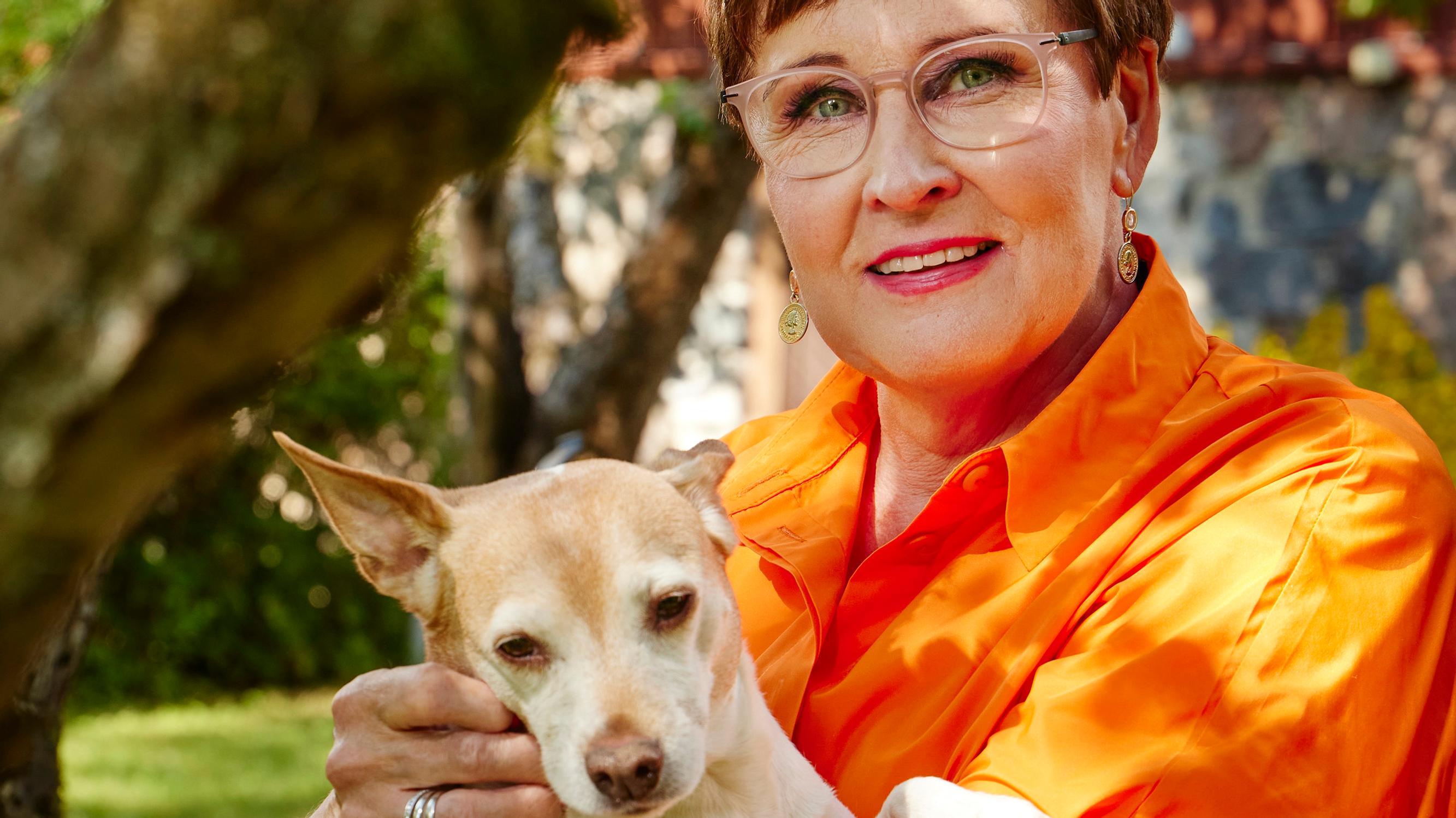 Uutisankkuri Marjukka Havumäki oli 39 vuotta töissä Ylellä – jäi eläkkeelle etuajassa: ”Viimeiset viisi vuotta olivat raskaimpia”