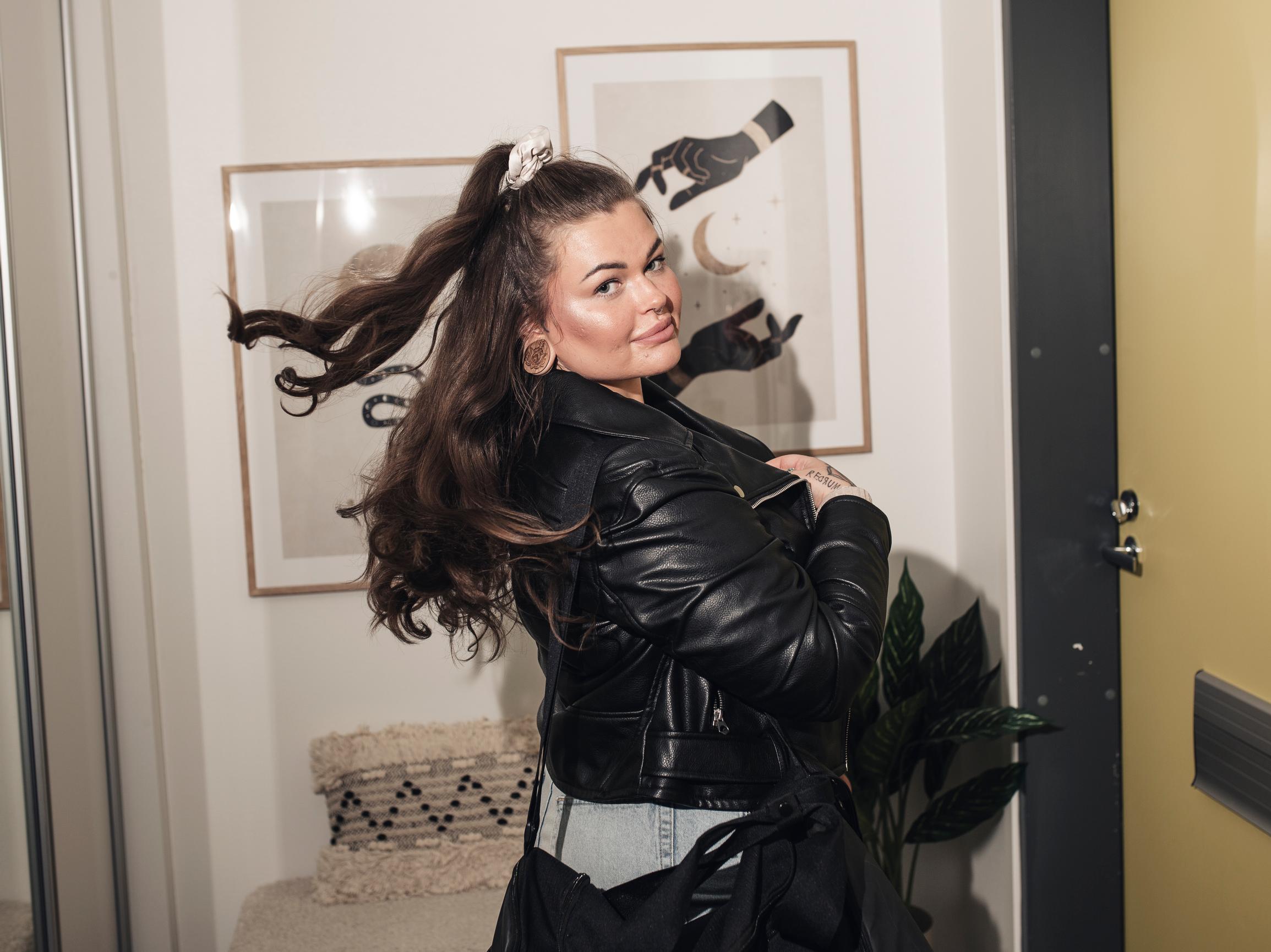 Samara reissaa bussilla ympäri Suomea myymässä seksiä: ”En ihmettele yhtään, että palvelujani käytetään” 