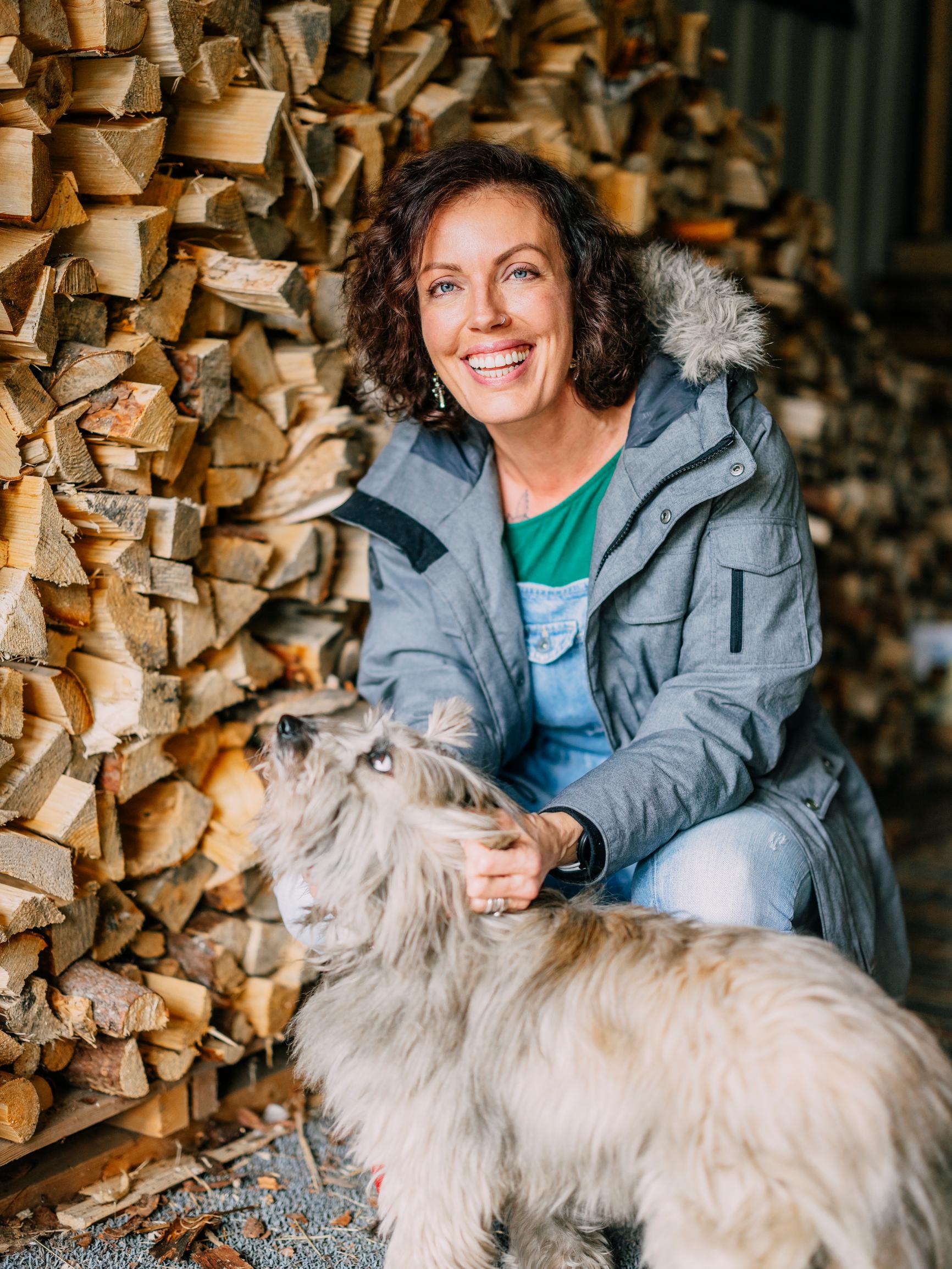 Janina halusi kauniit hampaat ja laittoi tuhansia euroja oikomishoitoon – sitten alkoivat sietämättömät kivut