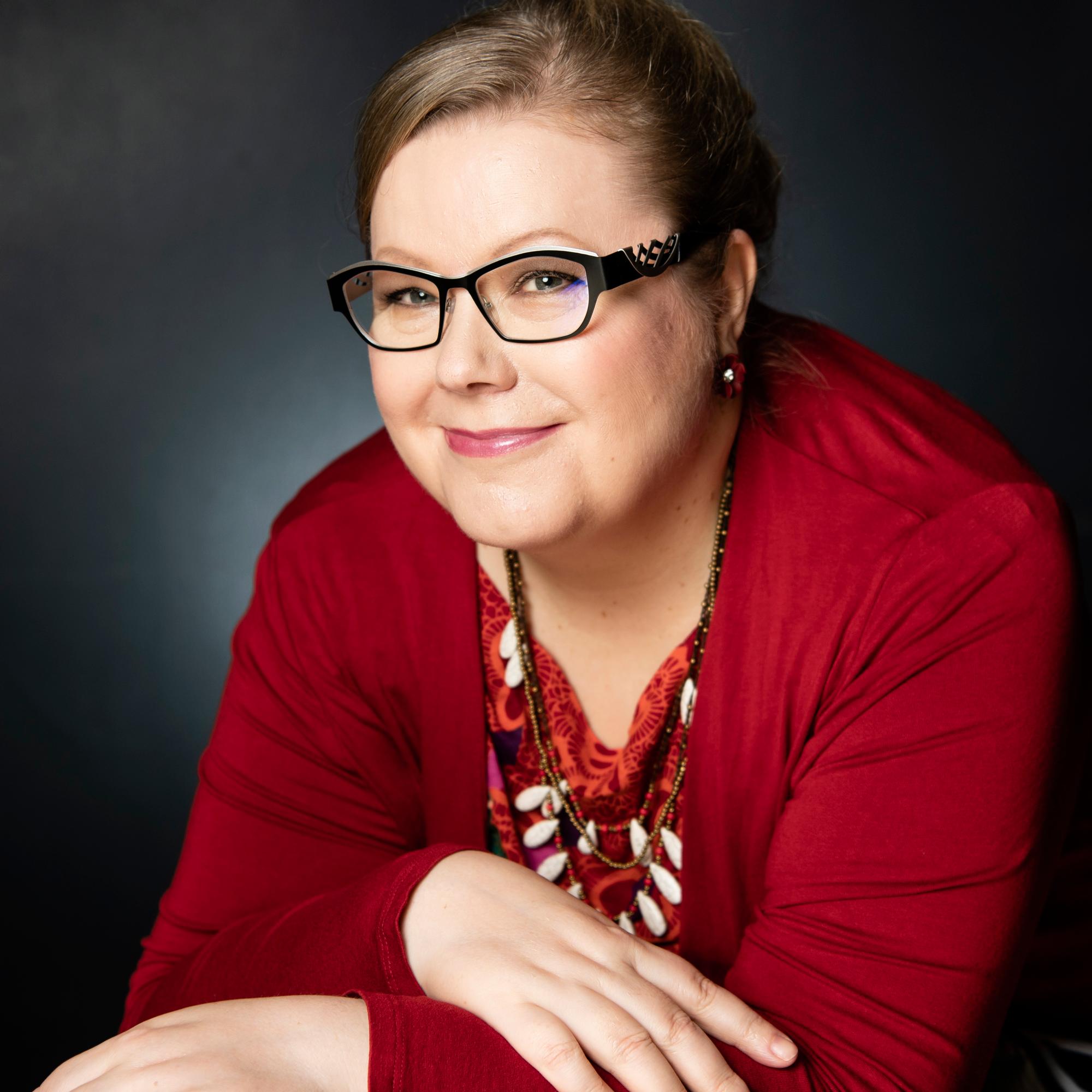 Tämä pehmopornoksikin haukuttu kirjasarja teki Kristiina Vuoresta kirjailijan: ”Päähenkilö toimii itse eikä makoile divaanilla”