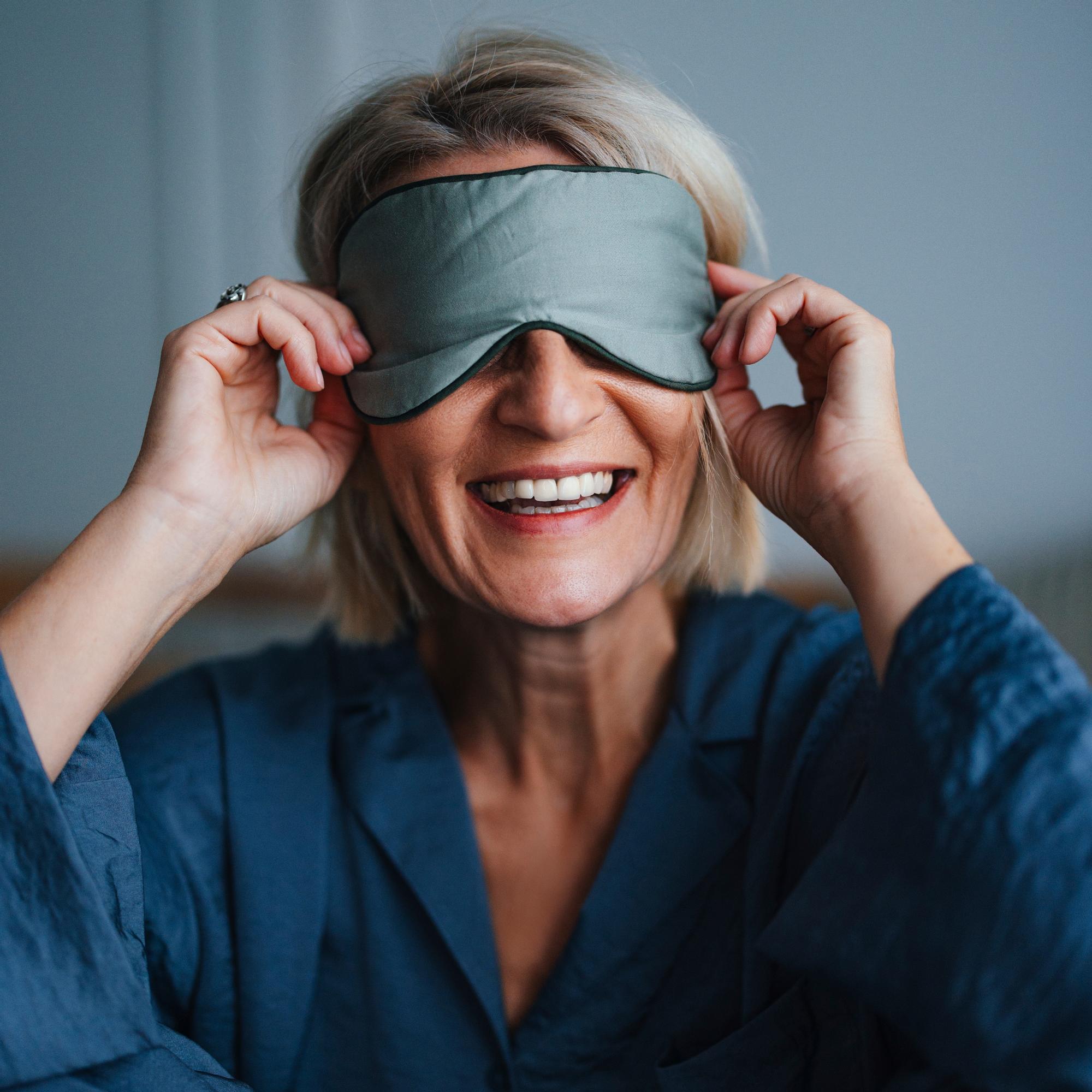 Kauneustoimittaja valitsi 7 parasta luonnonkosmetiikan yövoidetta – yksi niistä auttaa vaihdevuosien kuumuuteenkin