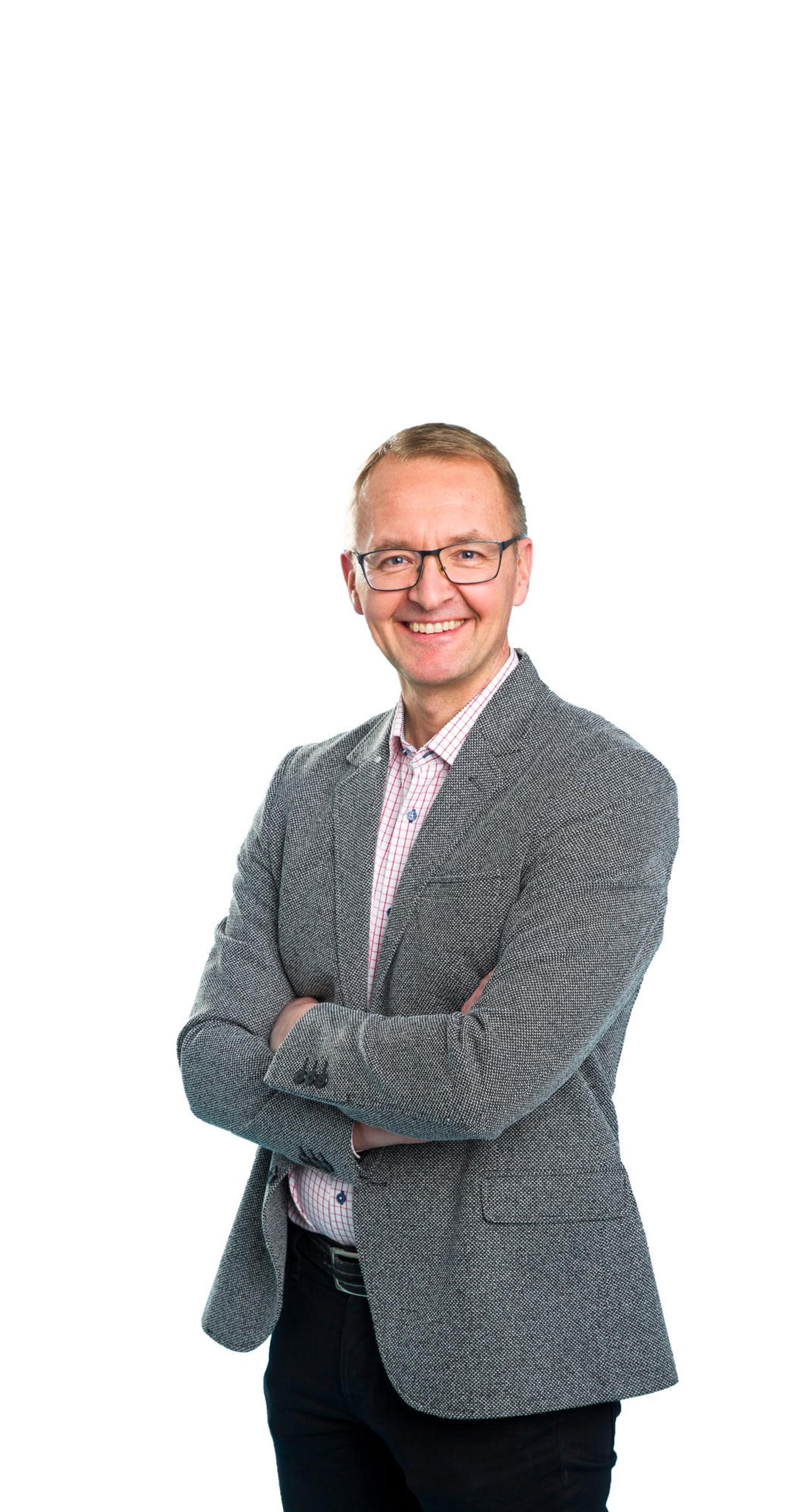 Viinin kohtuukäyttökään ei ole terveysteko, sanoo ravitsemusterapeutti Reijo Laatikainen – hän suosittelee tipatonta ympäri vuoden