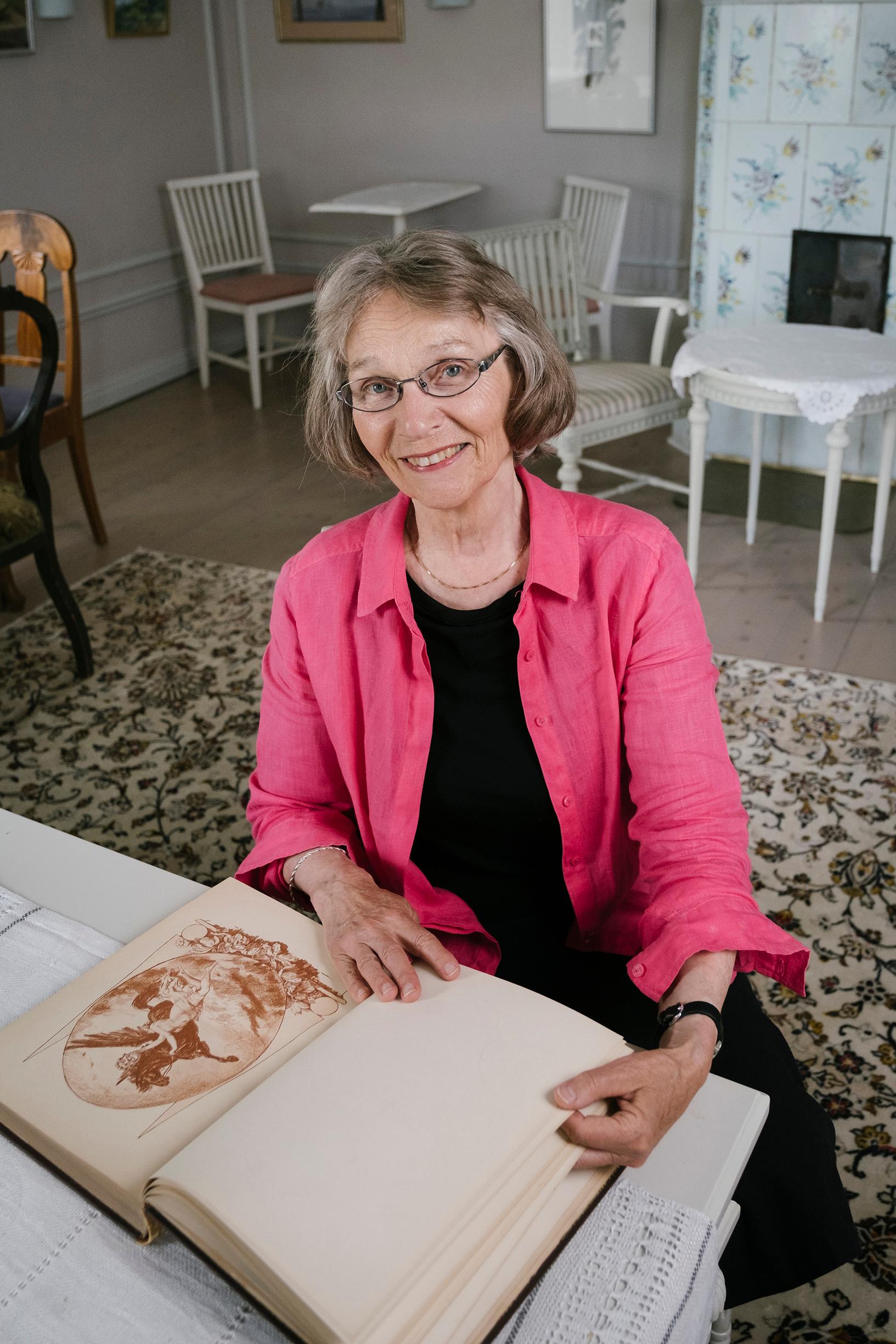 Ulla-Lena Lundberg muistelee lämmöllä perestroikan aikaisia kesiään Siperiassa. ”Tuntuu käsittämättömältä, että nyt eristäydymme kaikilla tasoilla. Muutos on suuri, myös kulttuurisesti.”