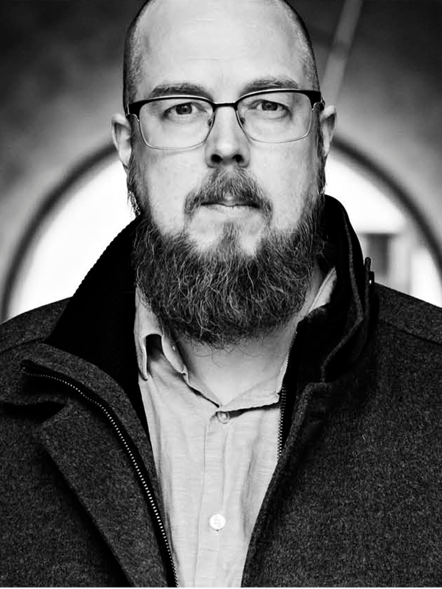 Eevan kirjaklubi: vieraana Tuomas Kyrö