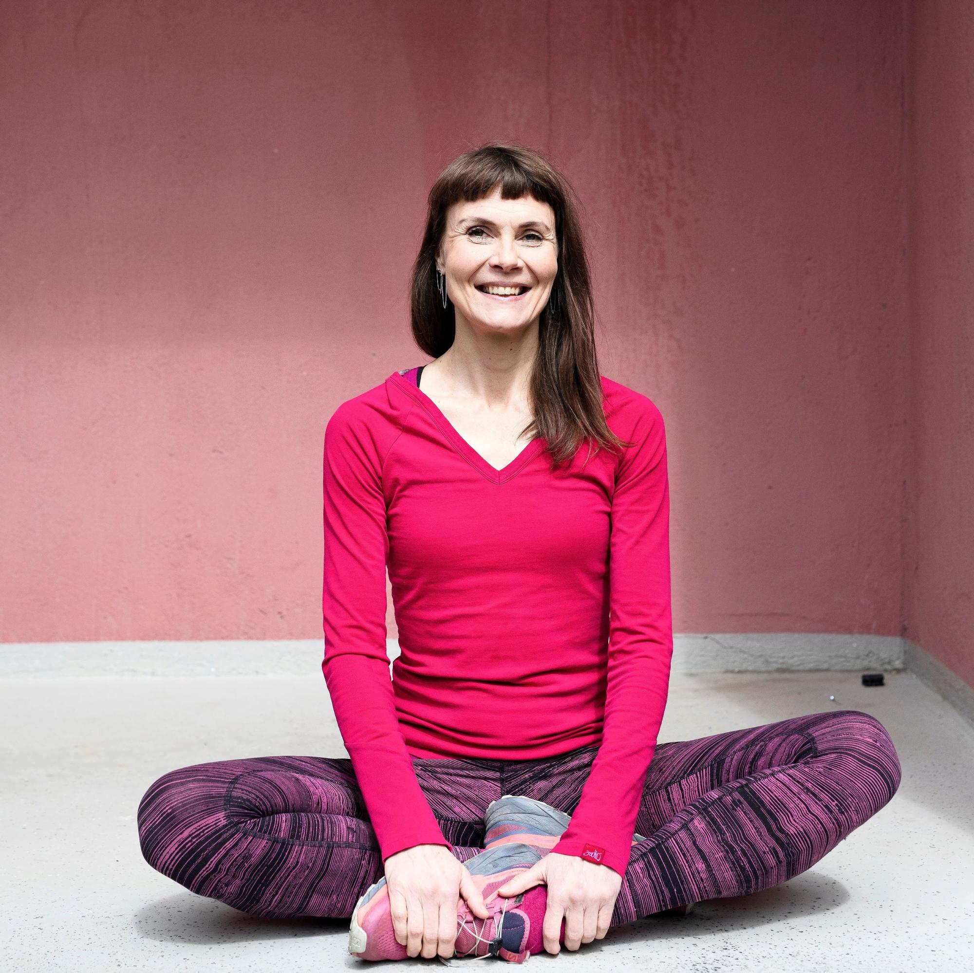 Jooga auttaa elämän haasteissa: näin rauhoitat mielesi ja torjut ahdistusta helppojen harjoitusten avulla