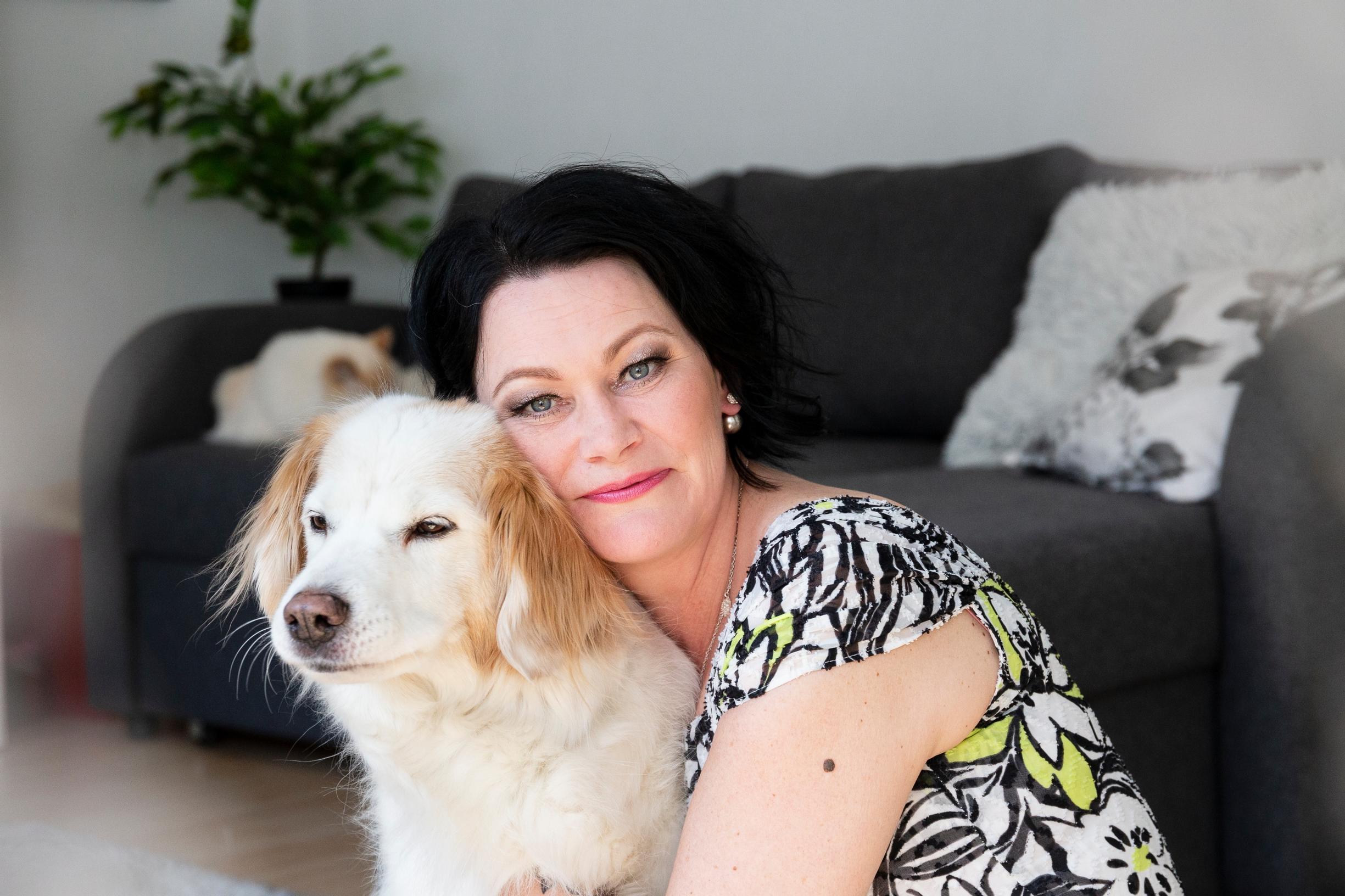 Vauvana adoptoitu Nora mietti aina, miksi hän ei kelpaa kenellekään – adoptioäidin asunnosta löytynyt ihmeellinen kirje mullisti elämän