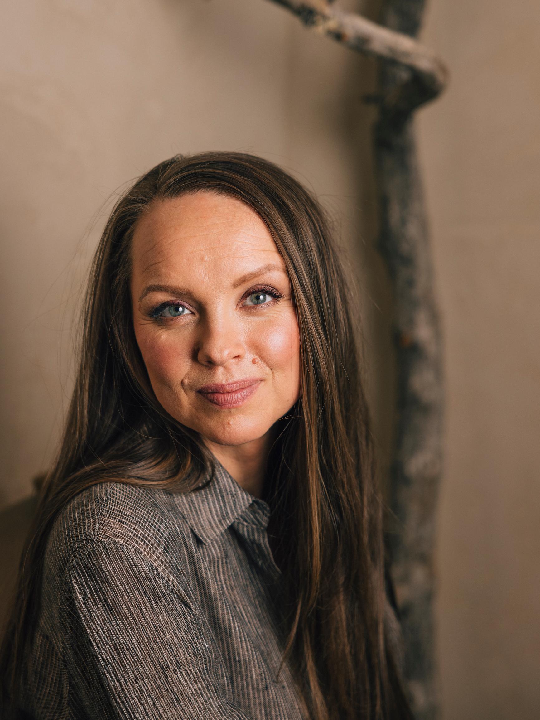 Laulaja Kirsi Rannon hengityksestä tuli katkonaista ja puhe alkoi pätkiä - palaa 13 vuoden tauon jälkeen lavoille