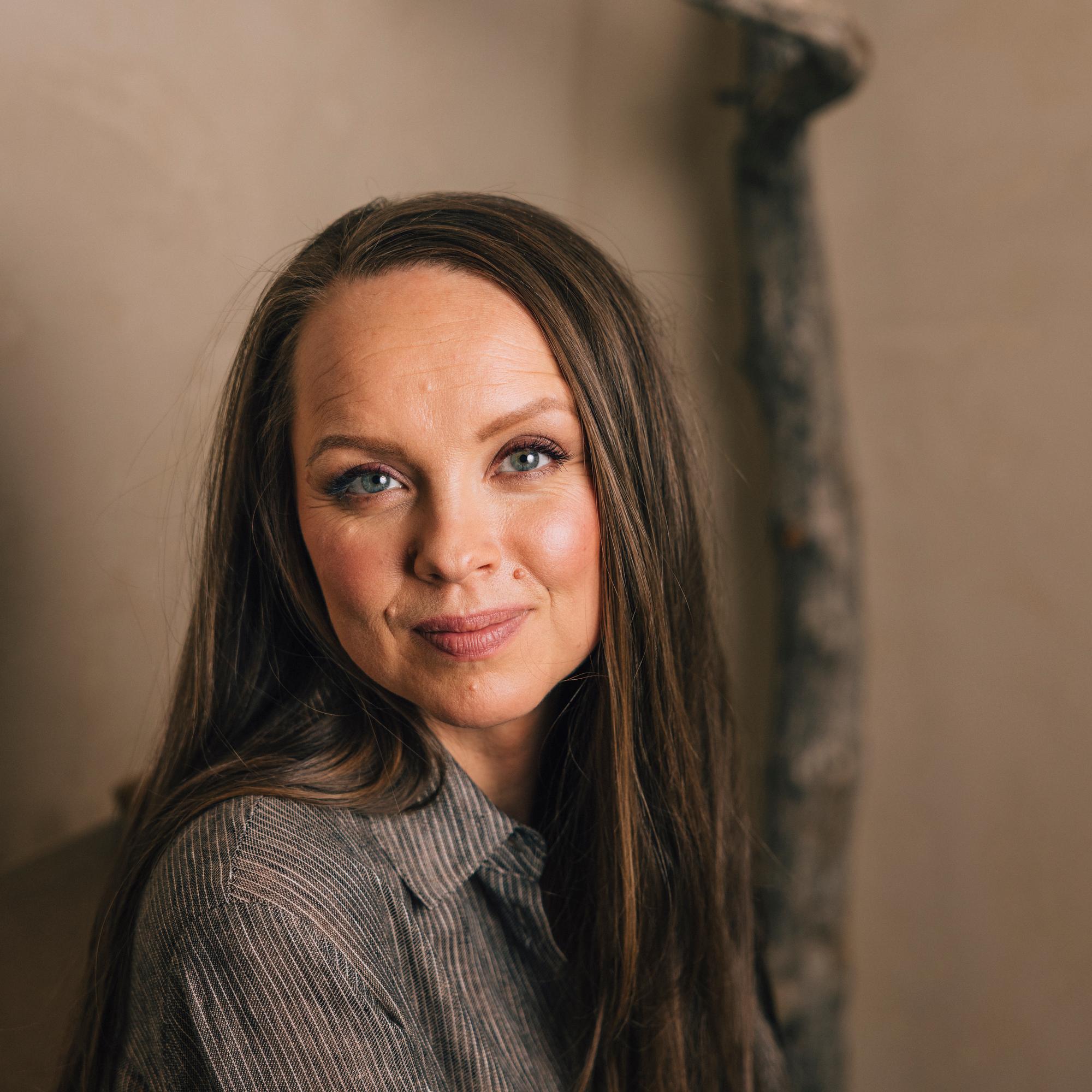 Laulaja Kirsi Rannon hengityksestä tuli katkonaista ja puhe alkoi pätkiä - palaa 13 vuoden tauon jälkeen lavoille