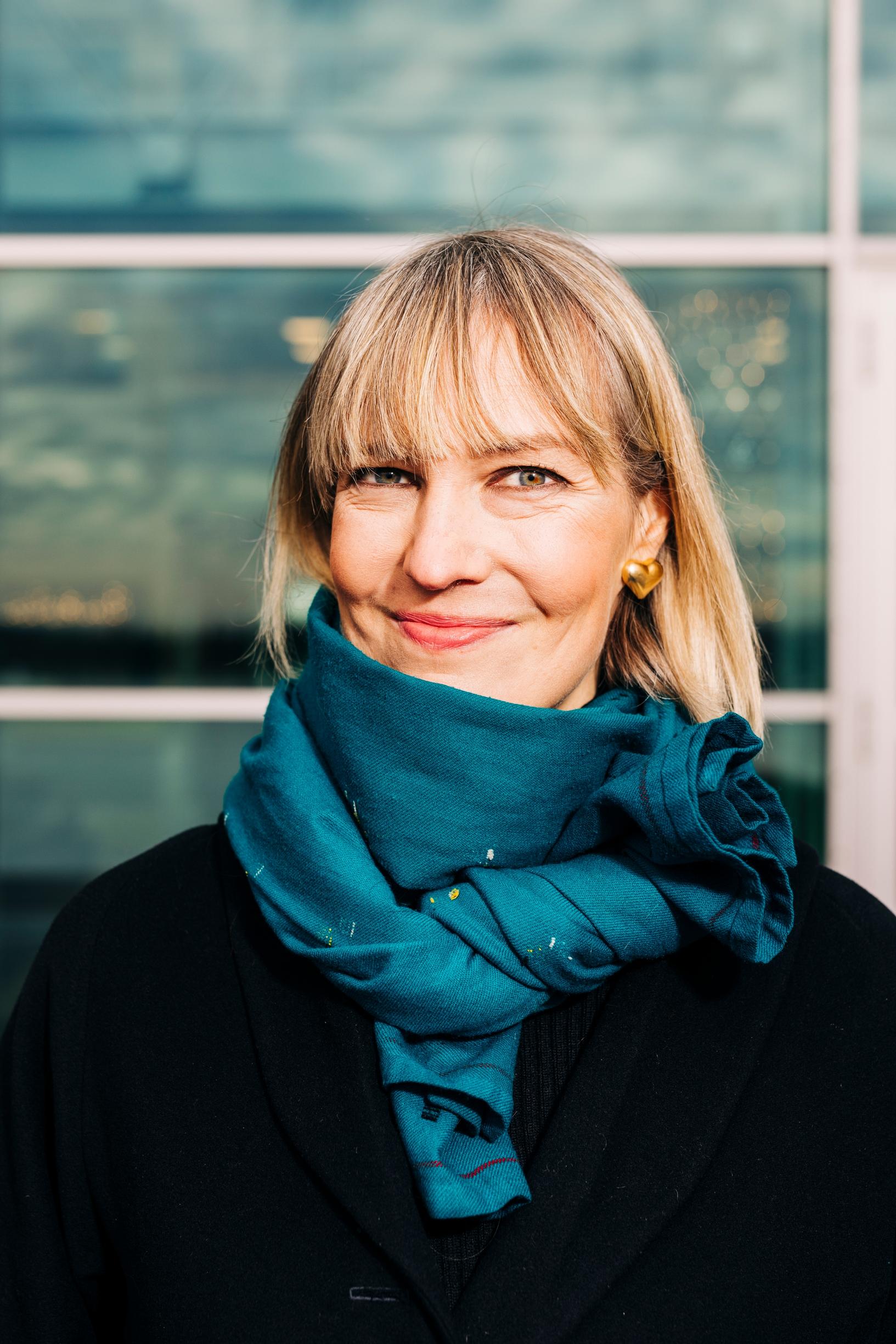 Monogamian kyseenalaistamisen ydin ei ole siinä, että kunpa kaikki saisivat vain panna ketä tahtovat. "Olennaisempaa olisi aidosti hyväksyä se, että yhden ihmisen ei tarvitse olla ja tarjota kaikkea”, Riikka Suominen sanoo.