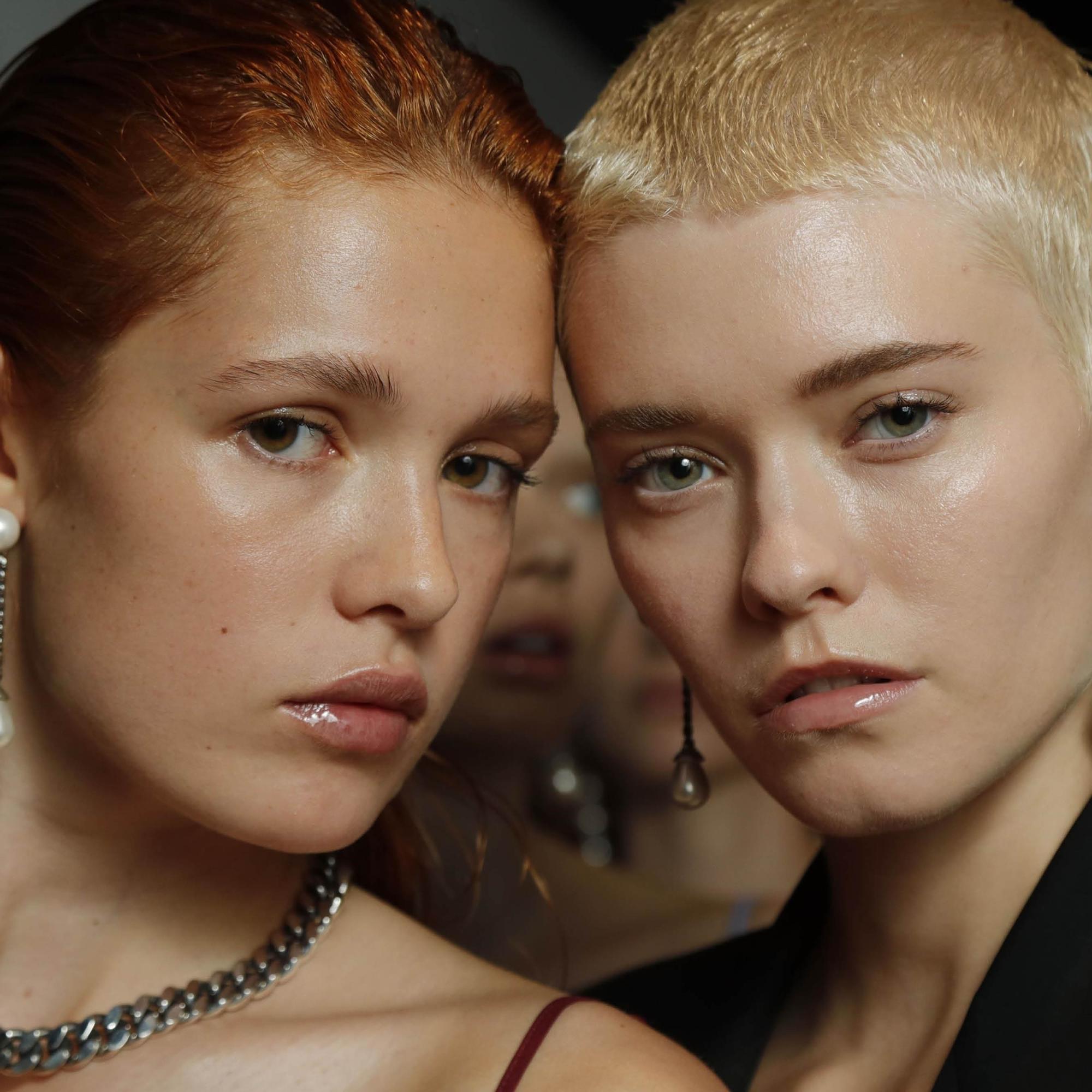 Haluaisitko herätä aamulla meikatun näköisenä? Näillä kuudella keinoilla se onnistuu – mutta maksaa satoja euroja