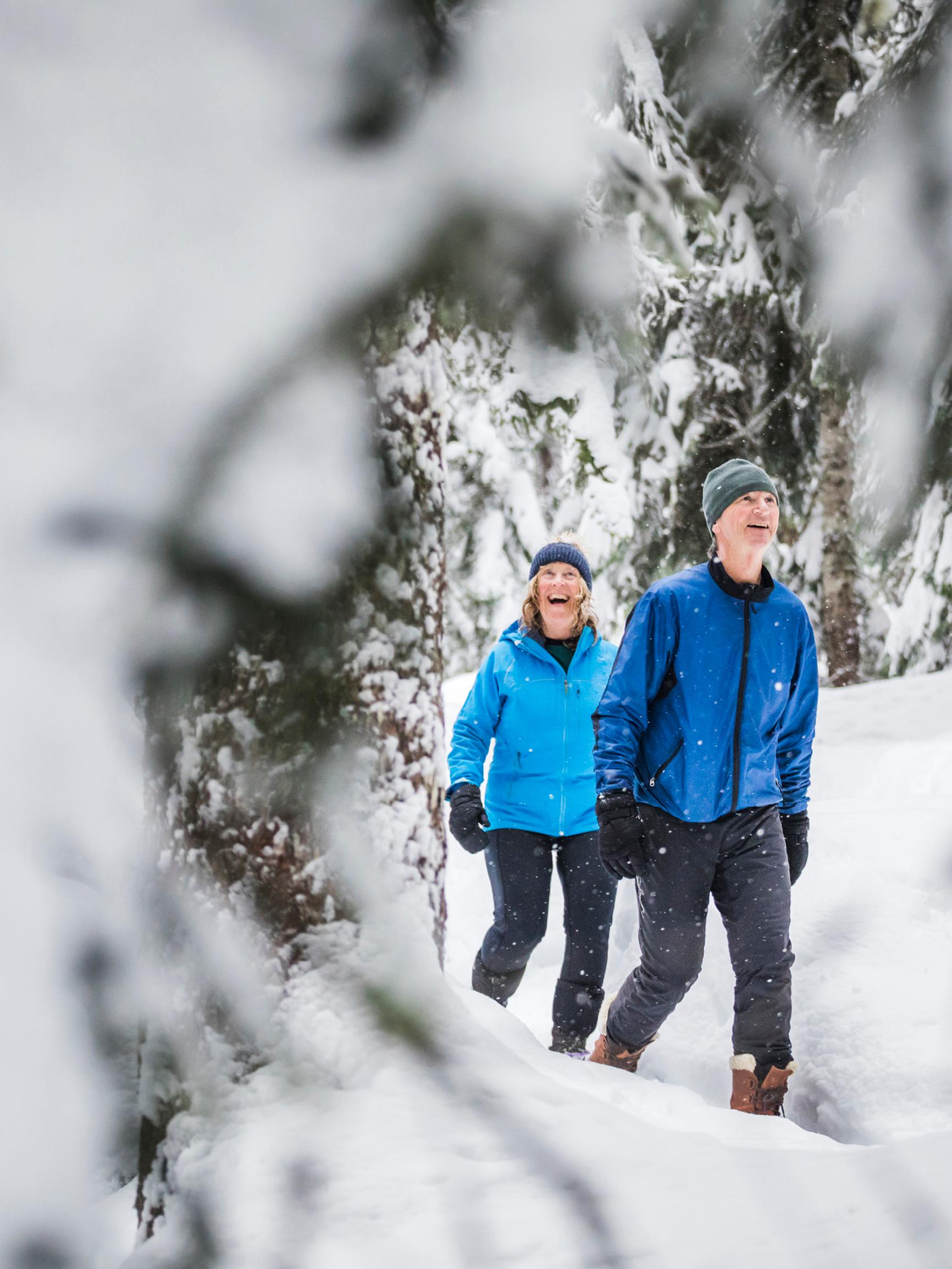 Tuntuuko puoliso etäiseltä ja ero käy mielessä? Parisuhdevalmentaja kertoo, mistä yllättävästä asiasta yhteyden korjaaminen kannattaa aloittaa