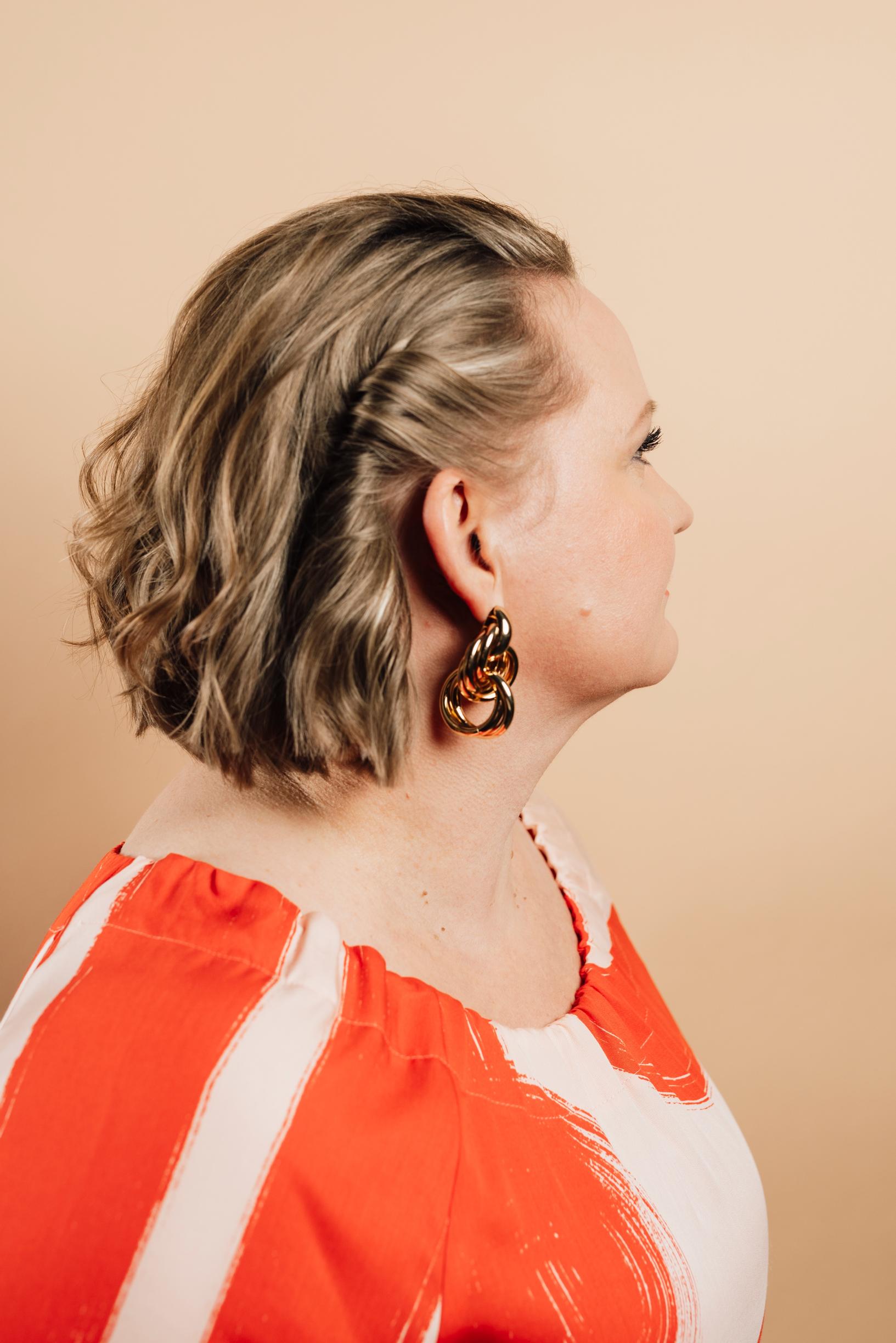 Mervin, 50, ”uunoturhapuromaiset” kulmakarvat saivat uuden tyylin muuttumisleikissä – näin teet kauniin kulmameikin helposti