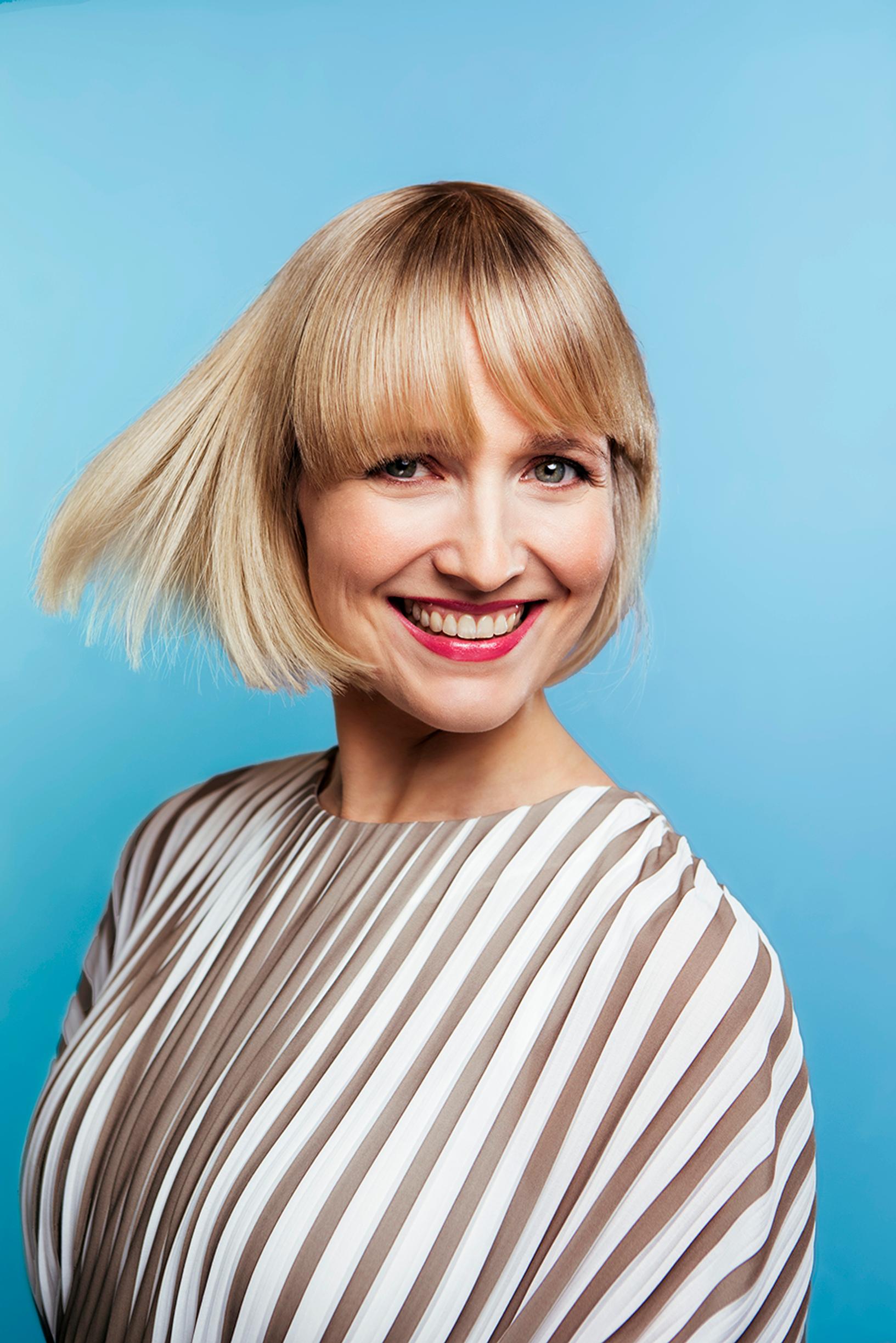 Sanna leikkautti otsatukan pitkän harkinnan jälkeen – katso upea muutos