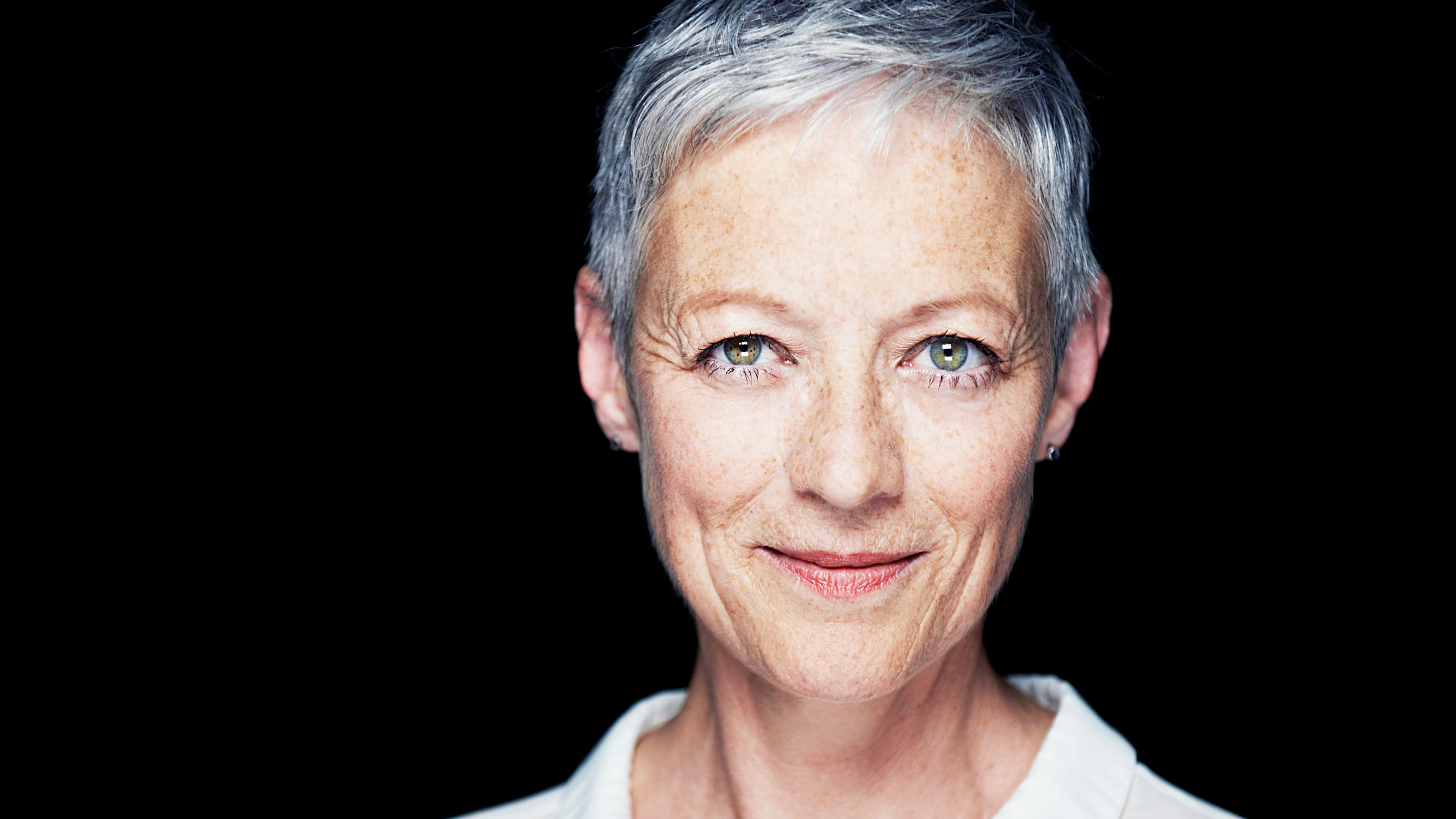 Tässä ovat vuoden helpoimmat aikuisille naisille sopivat kauneustrendit, joista ammattilaiset ovat liekeissä juuri nyt