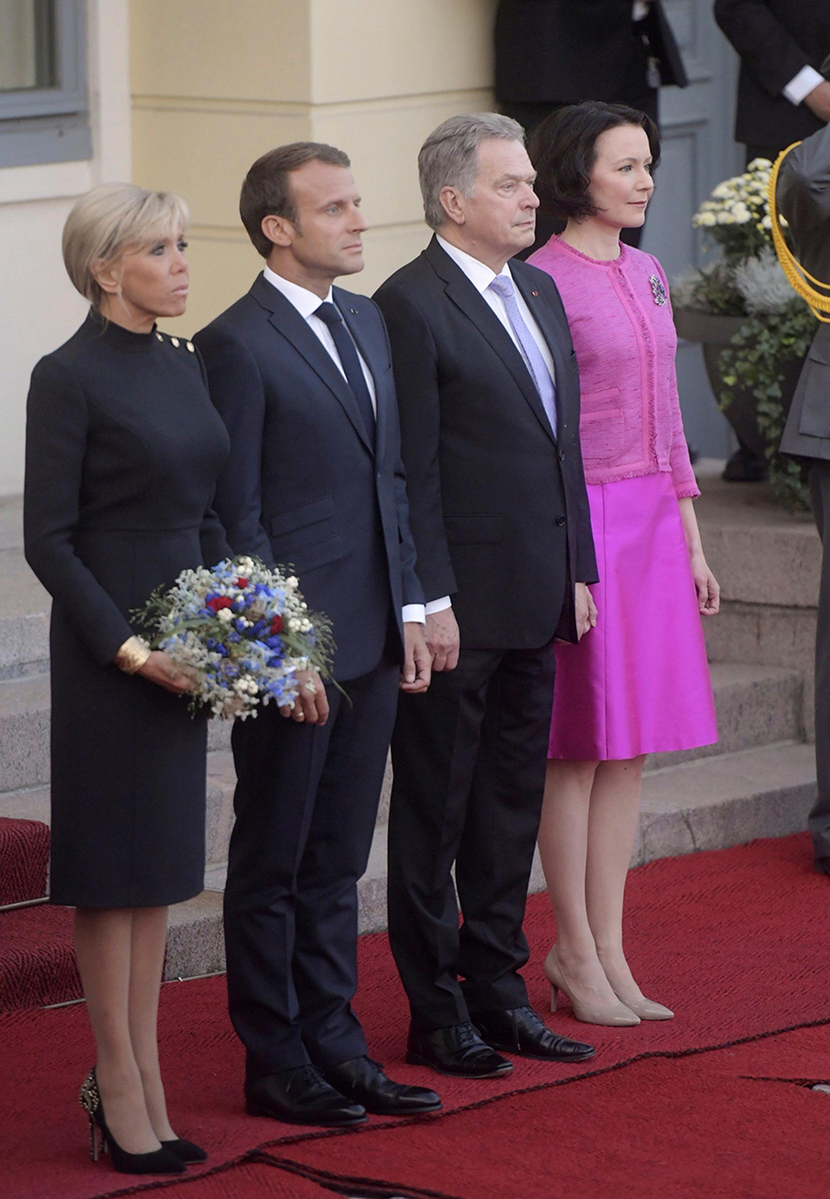 Presidentti Sauli Niinistö otti Ranskan presidenttiparin vastaan Helsingissä elokuussa 2018 yhdessä puolisonsa rouva Jenni Haukion kanssa.