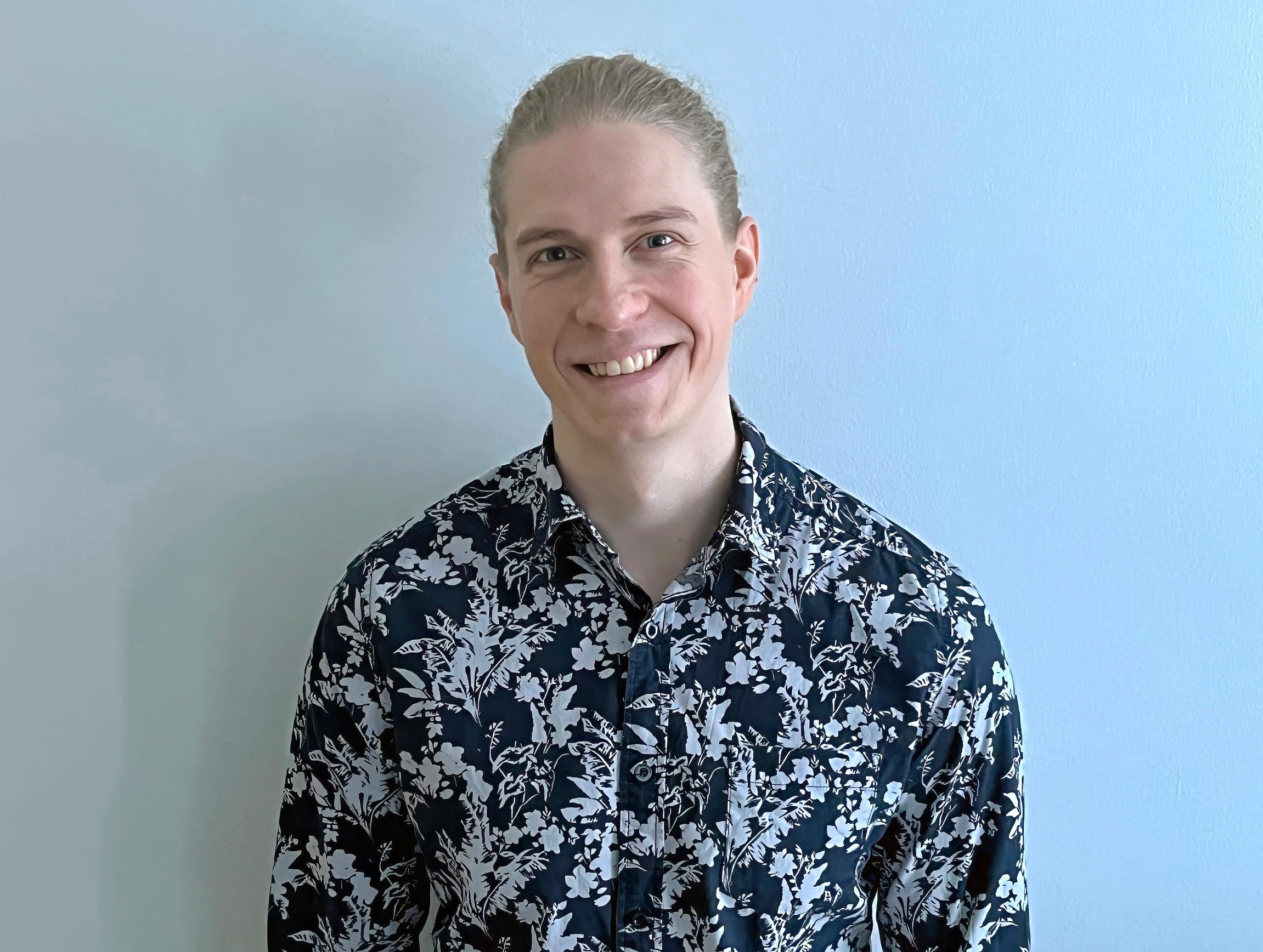 Ärsyttääkö ja väsyttääkö ilman selkeää syytä? Tutkija Antti Hämäläinen kertoo, minkä virheen moni tekee työpäivän jälkeen