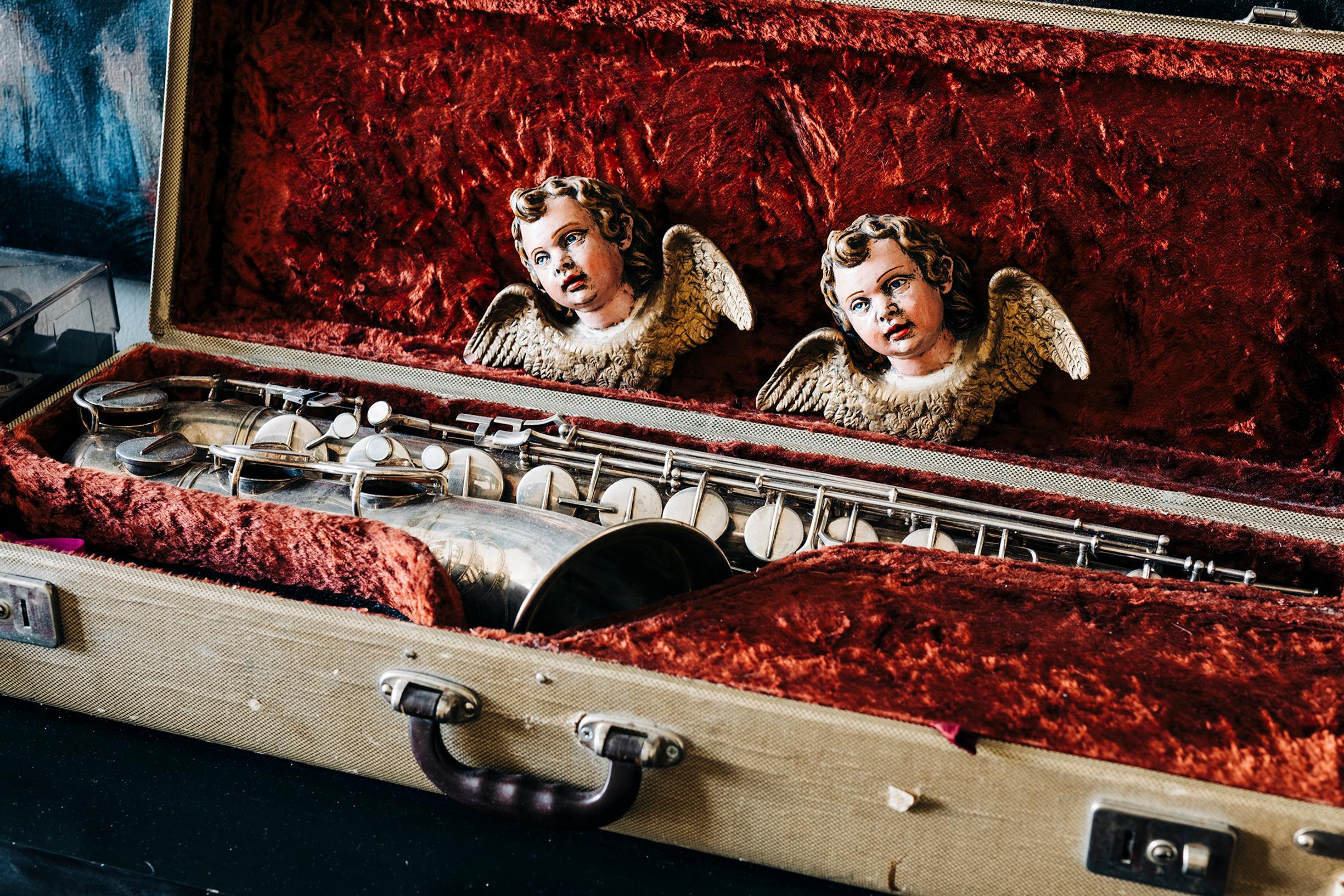 Saksofoni on lahja Annan isältä lapsenlapselleen. ”Tämä on isän ensimmäinen oma saksofoni, jonka hän hankki joskus 1960-luvulla Saksasta.”