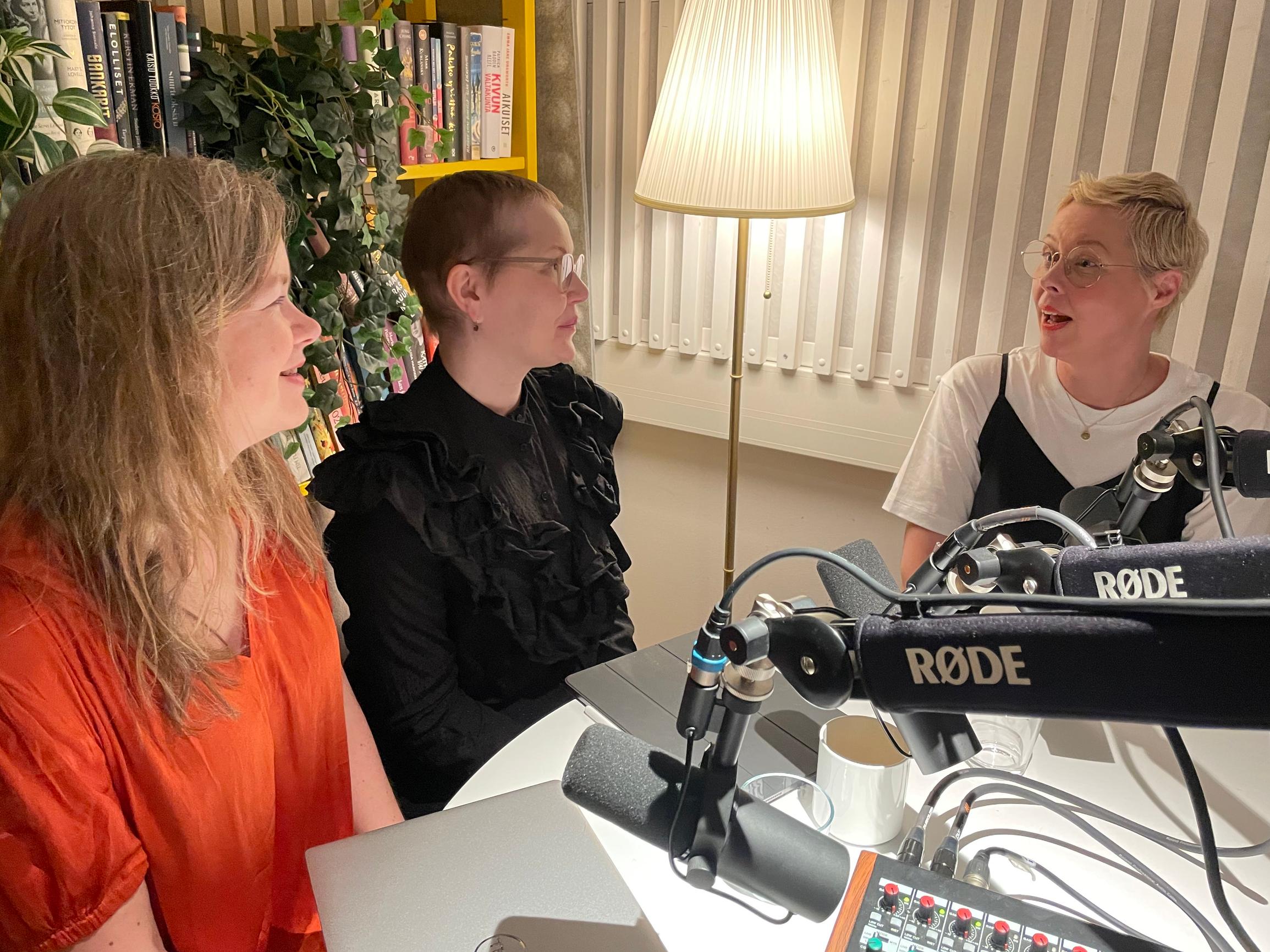 Lääkärin kommentti osoitti Jenni Kuusistolle, miten nihkeästi Suomessa suhtaudutaan rintasyövän jälkeisiin korjausleikkauksiin