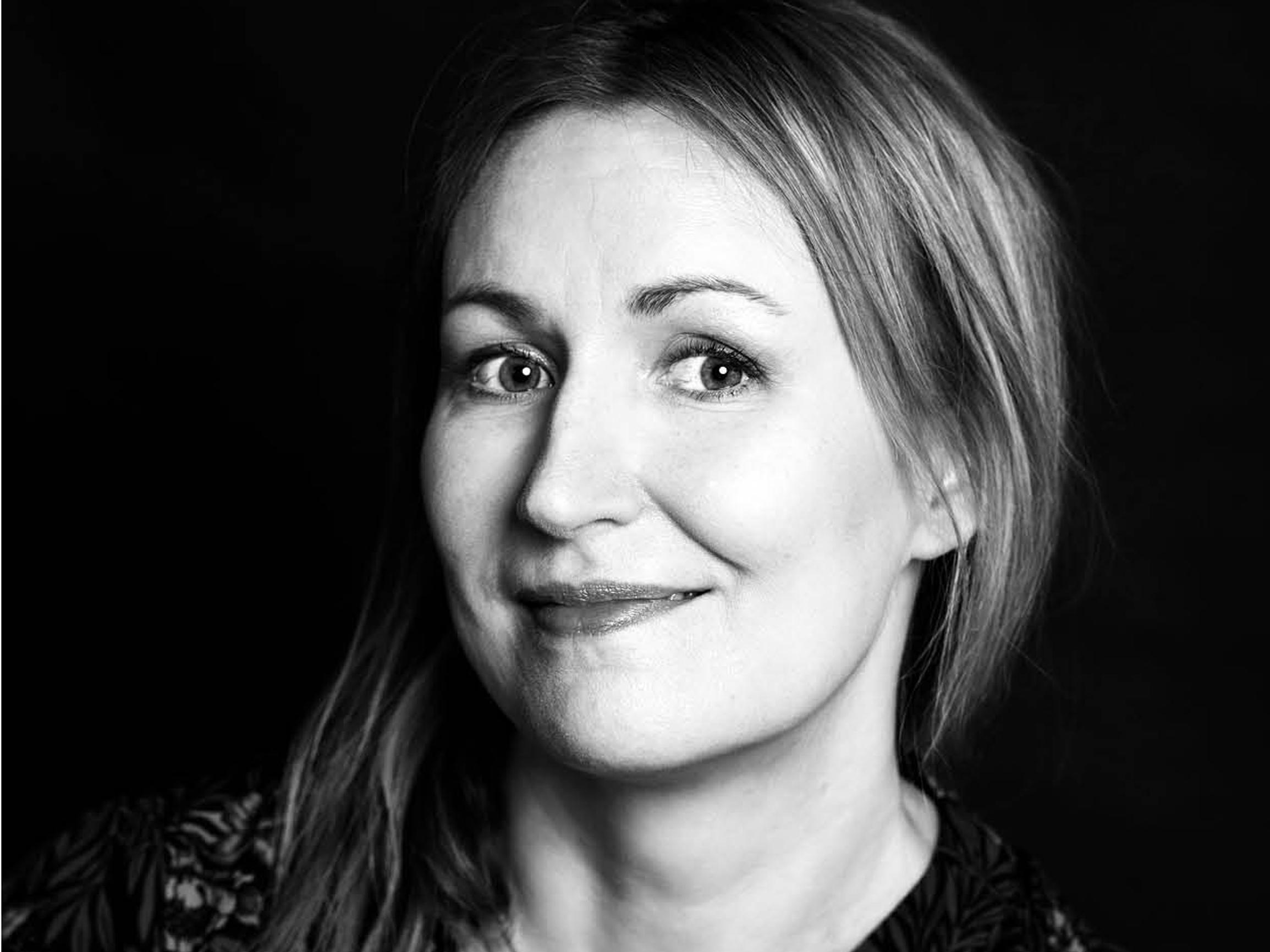 Eevan kirjaklubin helmikuun vieras on Tiina Raevaara ja maaliskuun Hanna-Riikka Kuisma – ilmoittaudu klubiin, joka tuo kirjailijat kotiisi ja korviisi