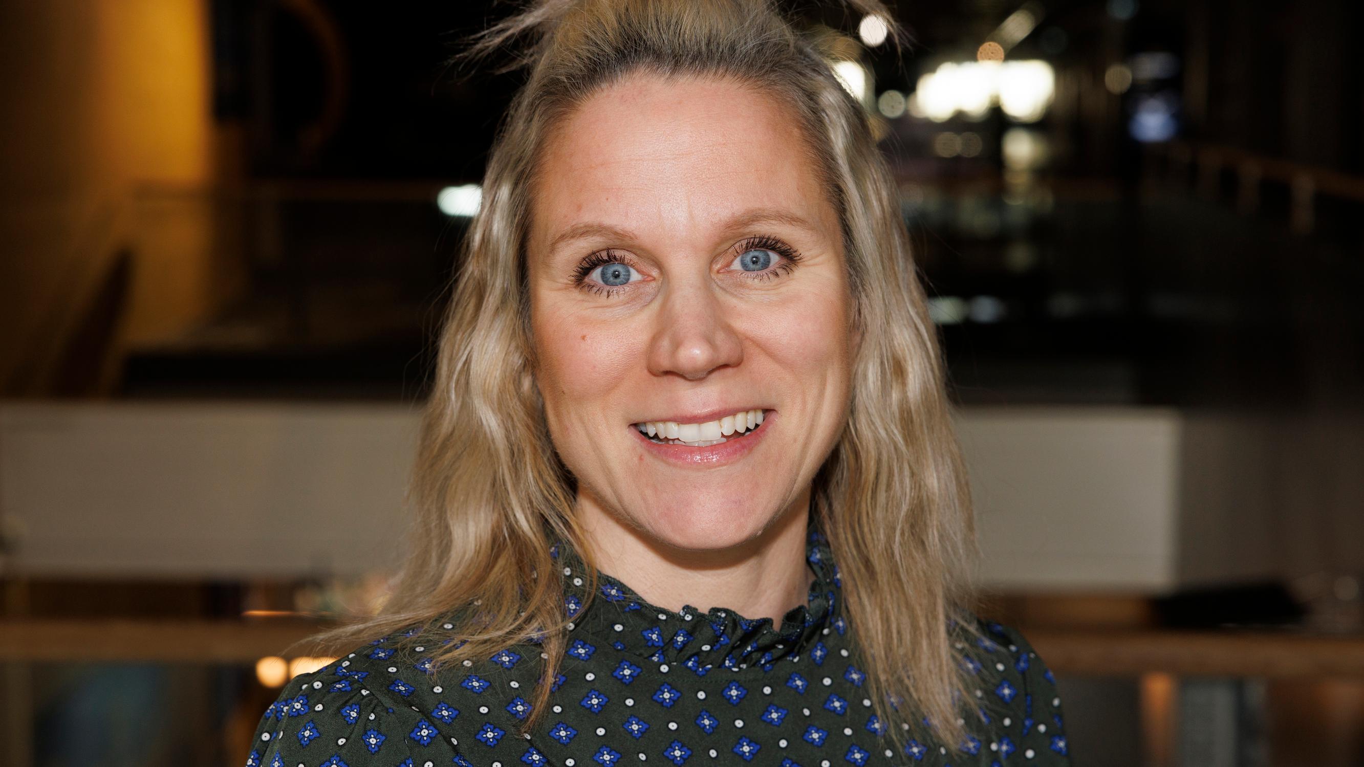 Kyllä isä osaa -näyttelijä Maiju Jokinen on kova jännittäjä – tämä erikoinen asento auttaa joka kerta 