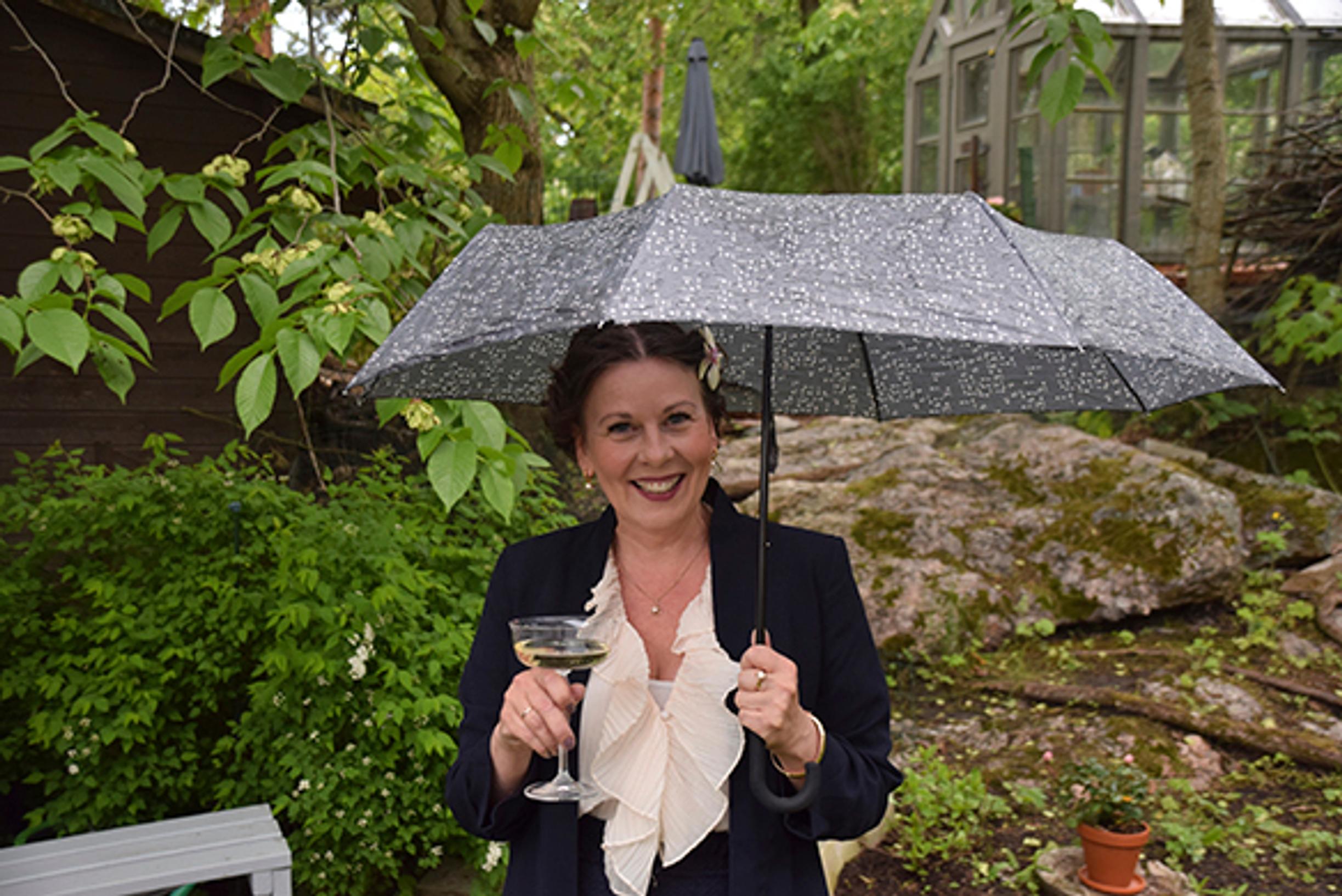 Parantumattomasti sairas Krista Launonen oivalsi, ettei syöpä tee kenestäkään valaistunutta tai parempaa ihmistä