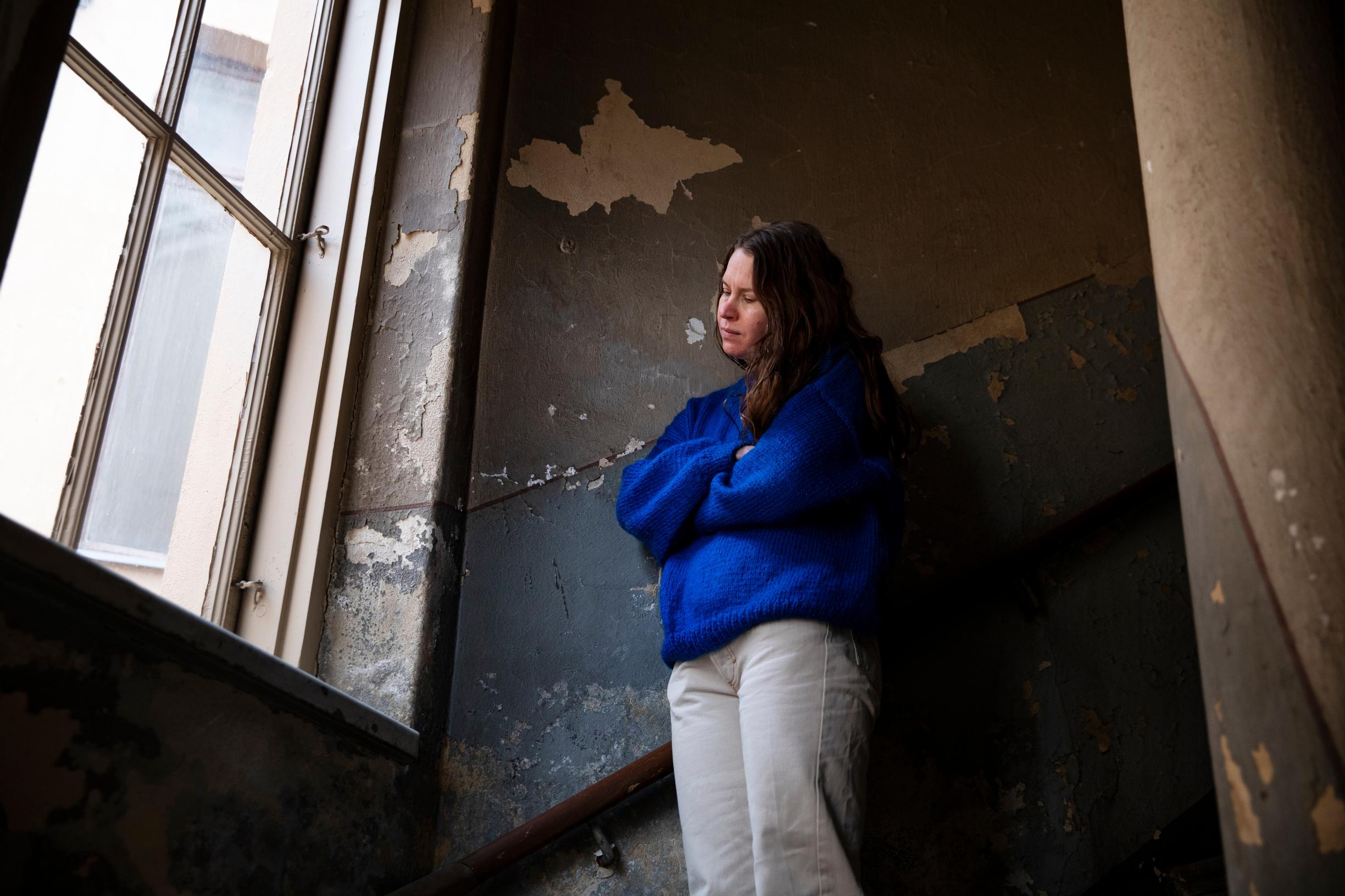 Seidi Haarla on pohtinut tilanteita, joissa oma totuus on ristiriidassa lähiyhteisön totuuden kanssa. ”Silloin usein peitämme oman totuutemme ja valehtelemme itsellemme. Nykyään olen allerginen valehtelulle.”