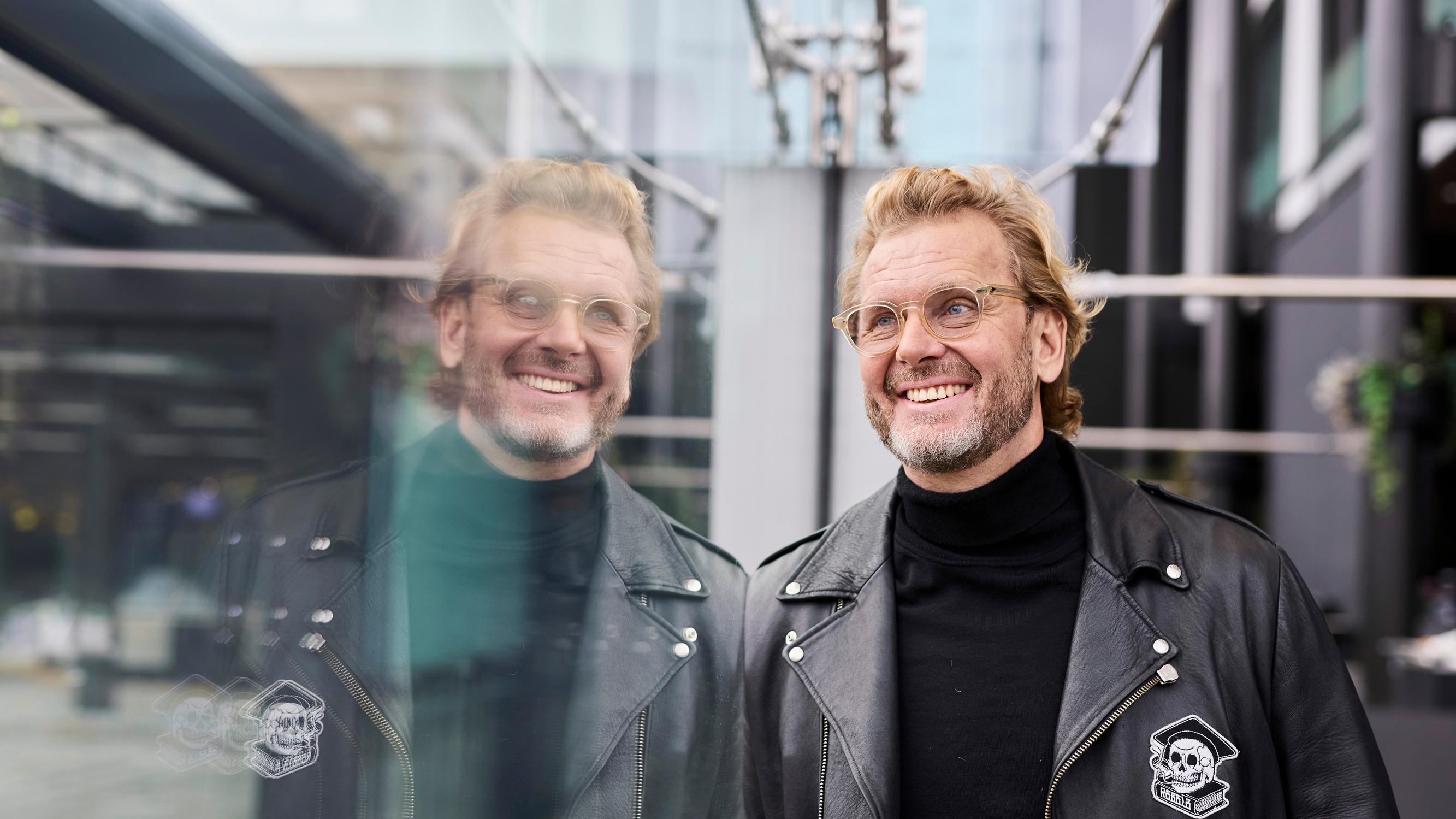 Antti J. Jokinen sairastui ja menetti työkykynsä pitkäksi aikaa – vaimo Krista Kosonen tuki tavalla,  joka tuntui juuri oikealta: ”Meillä on sielunkumppanuus”