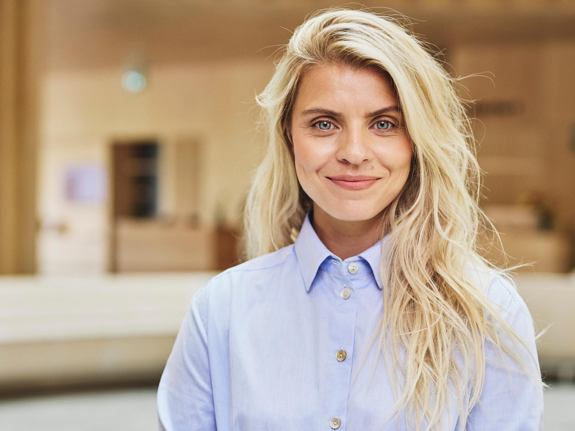 Näyttelijä Ilona Chevakovan vaatekaapin aarre on luksuslaukku: ”Ostimme mieheni kanssa Louis Vuittonin, kun poikani syntyi”